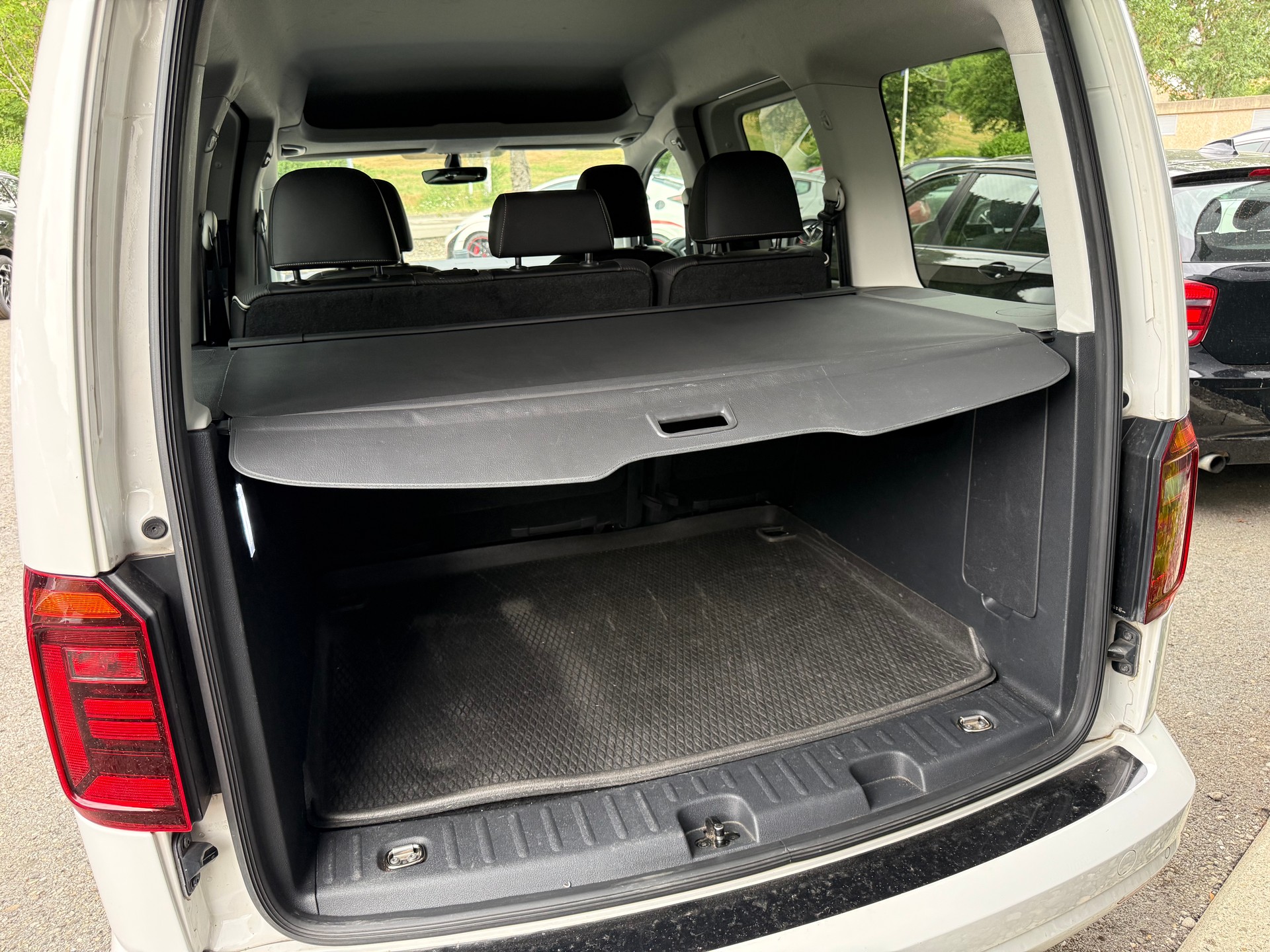 VW Caddy 2.0 TDI Edition 35 DSG-image-7