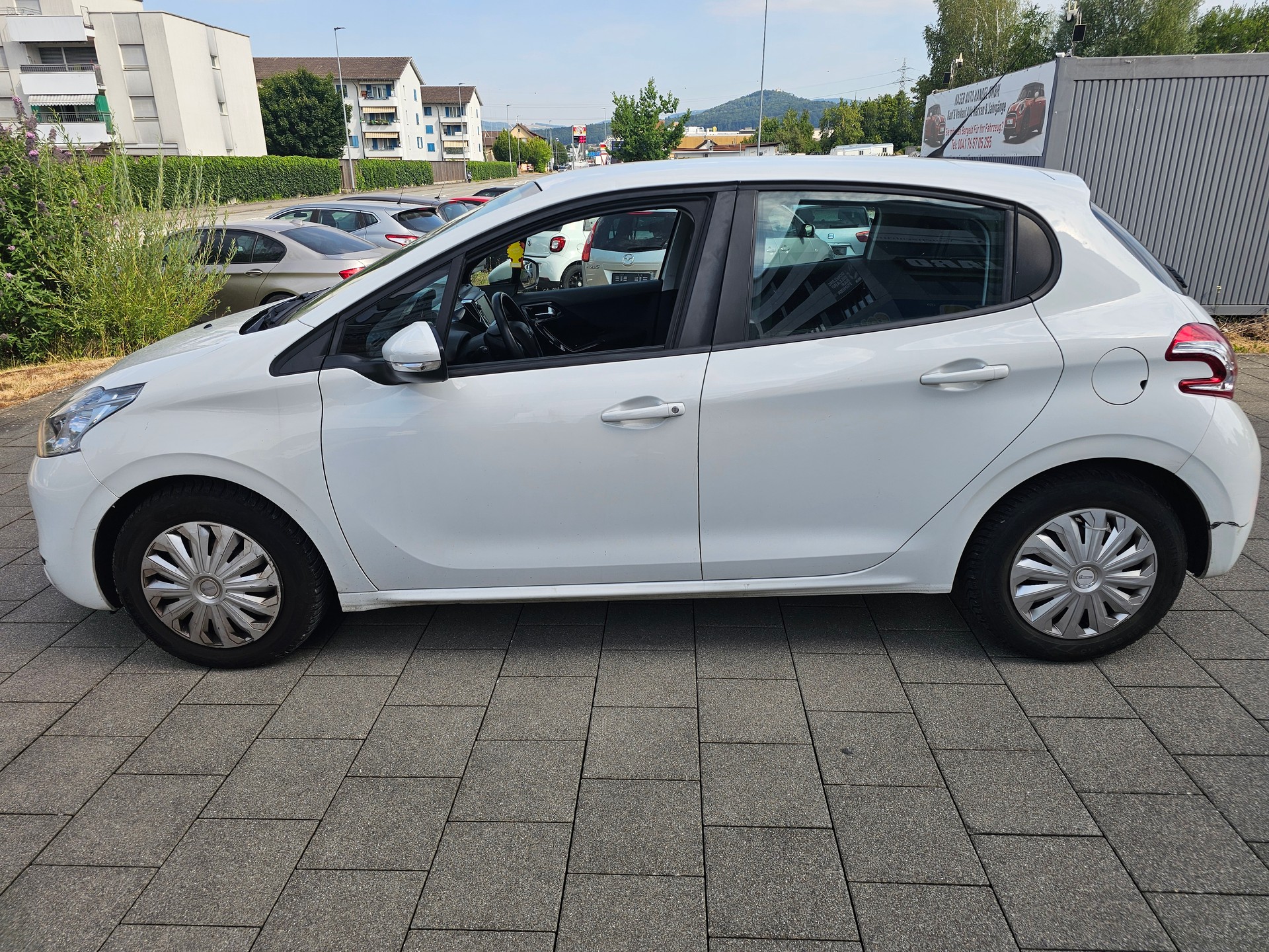 PEUGEOT 208 1.2 VTI Access-image-6
