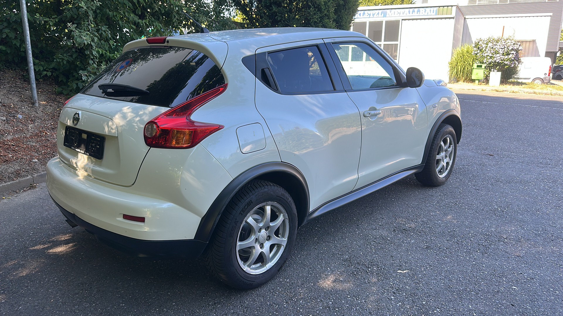 NISSAN Juke 1.6 DIG-T tekna 4x4 Xtronic M-CVT-image-3