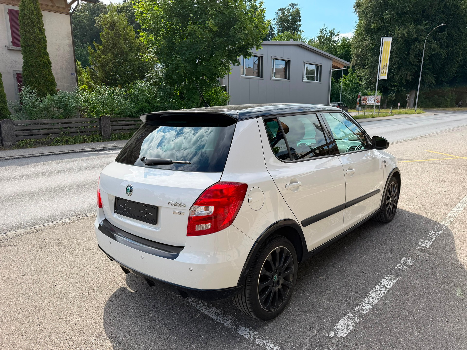 SKODA Fabia 1.2 TSI Monte Carlo-image-2