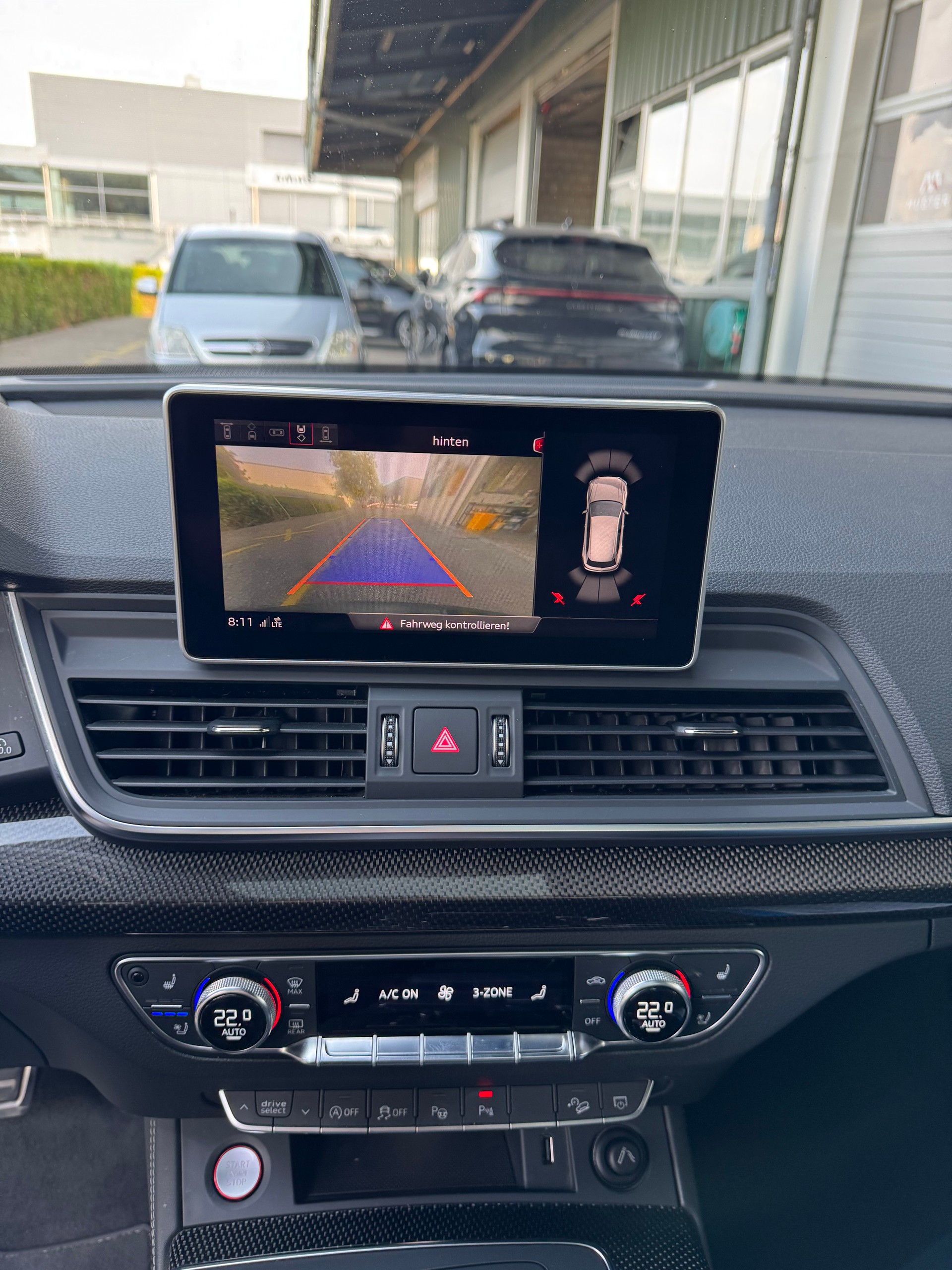 AUDI SQ5 3.0 TFSI Quattro S-Tronic 354 PS mit allen Optionen und Anhängerkupplung Panoramadach Sitzbelüftung 21 Zoll Alu-image-4