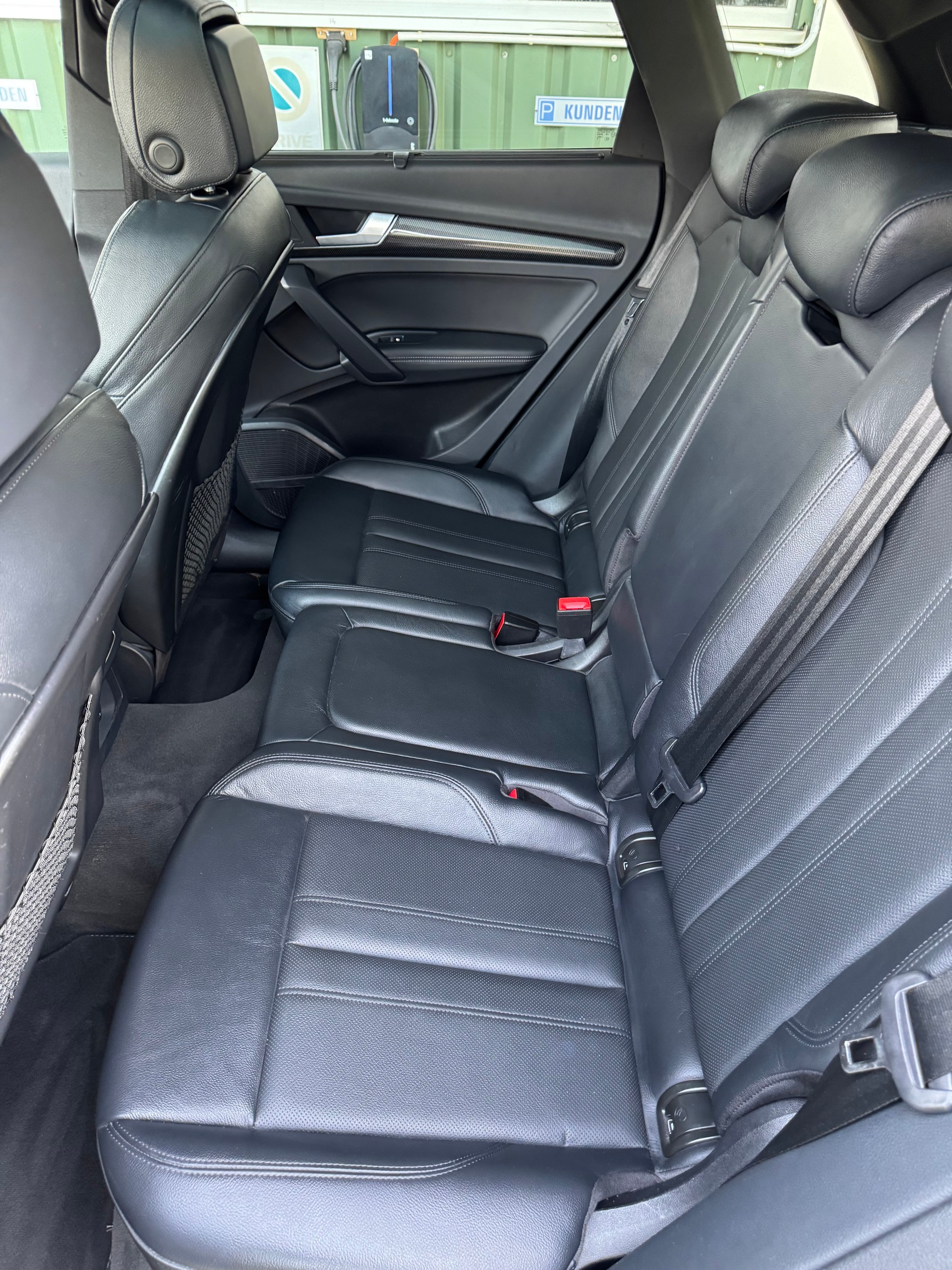 AUDI SQ5 3.0 TFSI Quattro S-Tronic 354 PS mit allen Optionen und Anhängerkupplung Panoramadach Sitzbelüftung 21 Zoll Alu-image-7