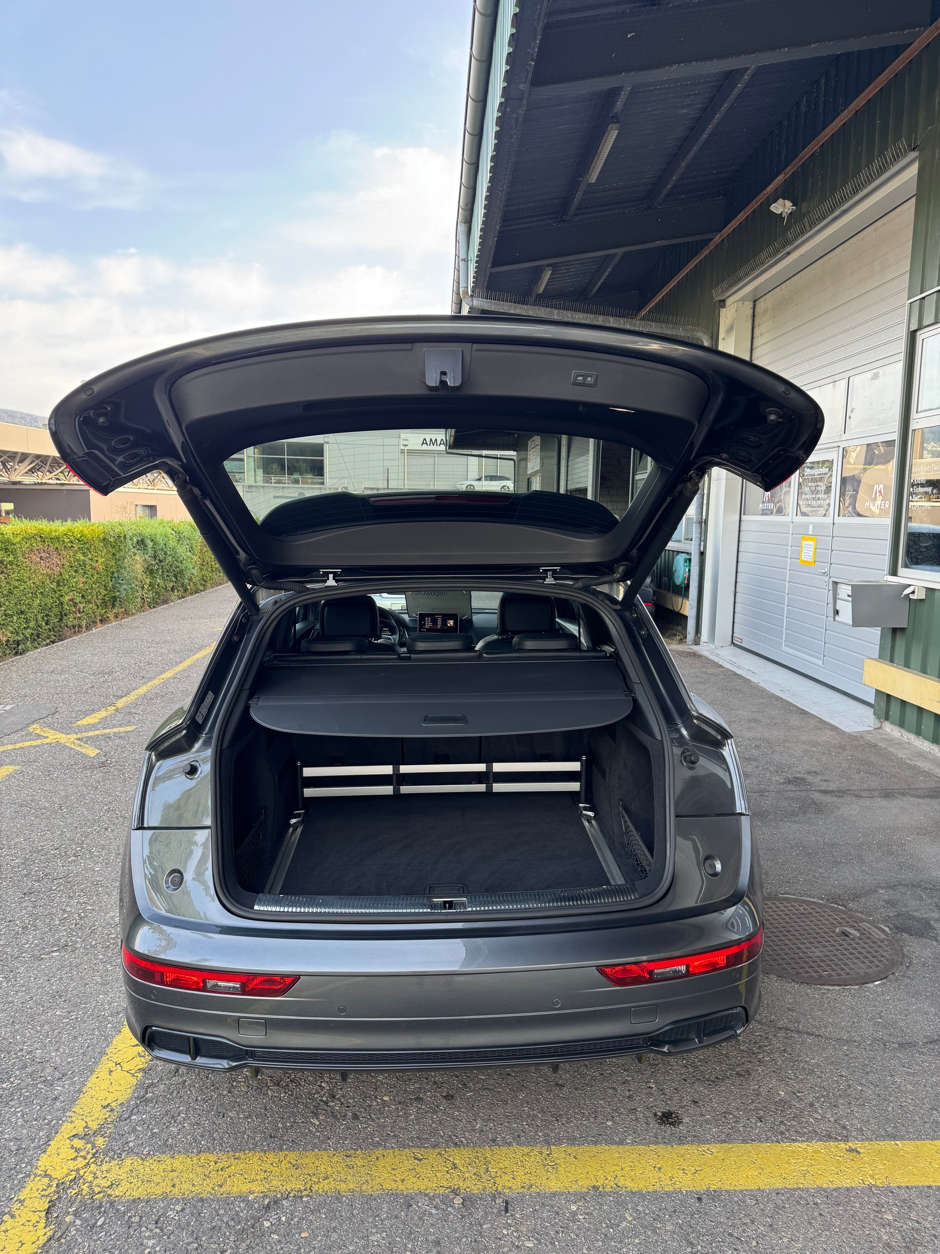 AUDI SQ5 3.0 TFSI Quattro S-Tronic 354 PS mit allen Optionen und Anhängerkupplung Panoramadach Sitzbelüftung 21 Zoll Alu-image-20