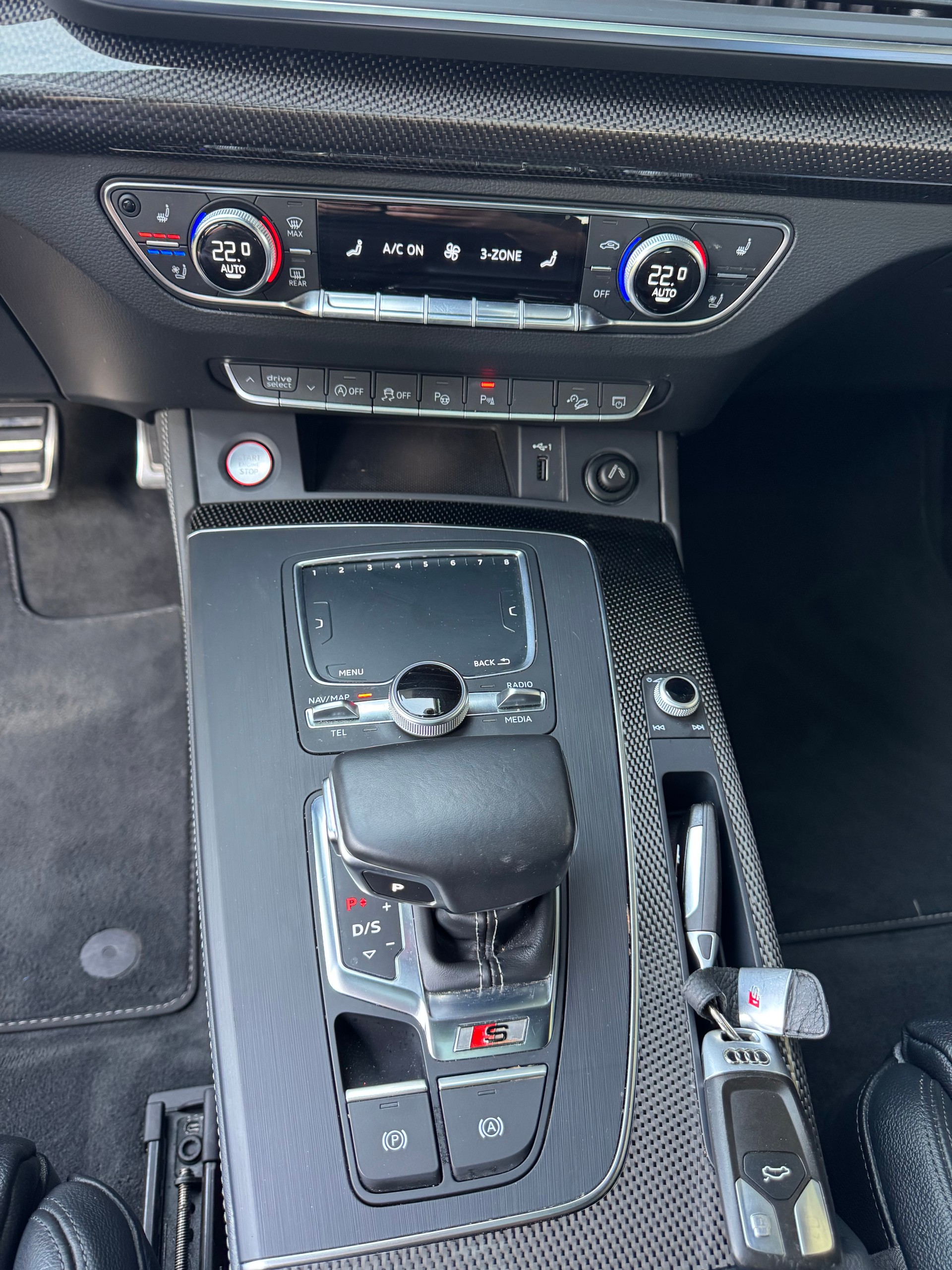 AUDI SQ5 3.0 TFSI Quattro S-Tronic 354 PS mit allen Optionen und Anhängerkupplung Panoramadach Sitzbelüftung 21 Zoll Alu-image-9