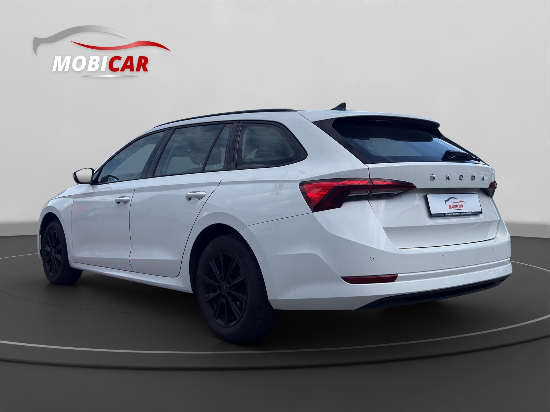 SKODA Octavia Combi 1.0 TSI mHEV DSG Style-image-2
