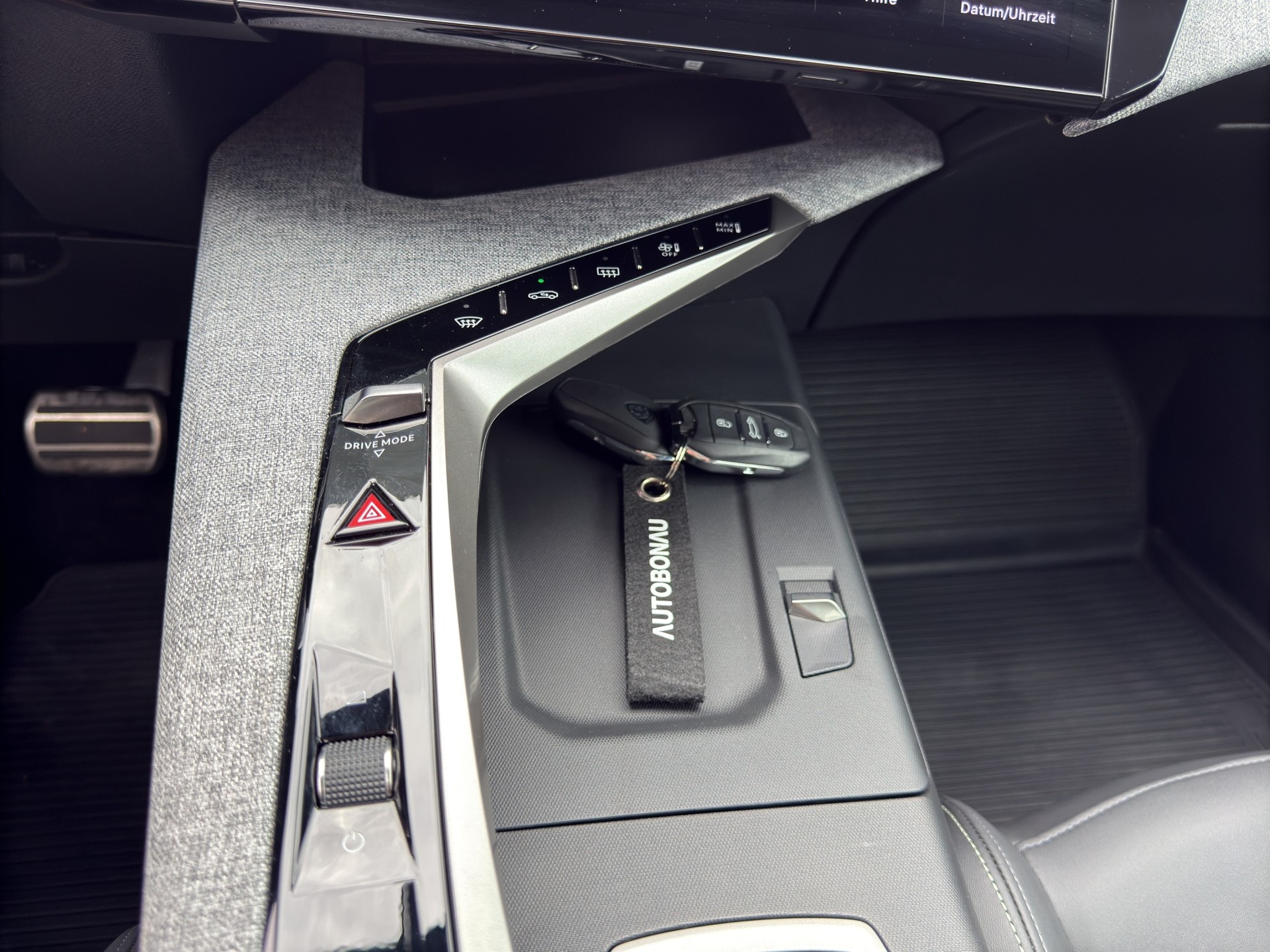 PEUGEOT 5008 1.2 Hybrid e-DCS6 GT 7 Plätzer-image-36