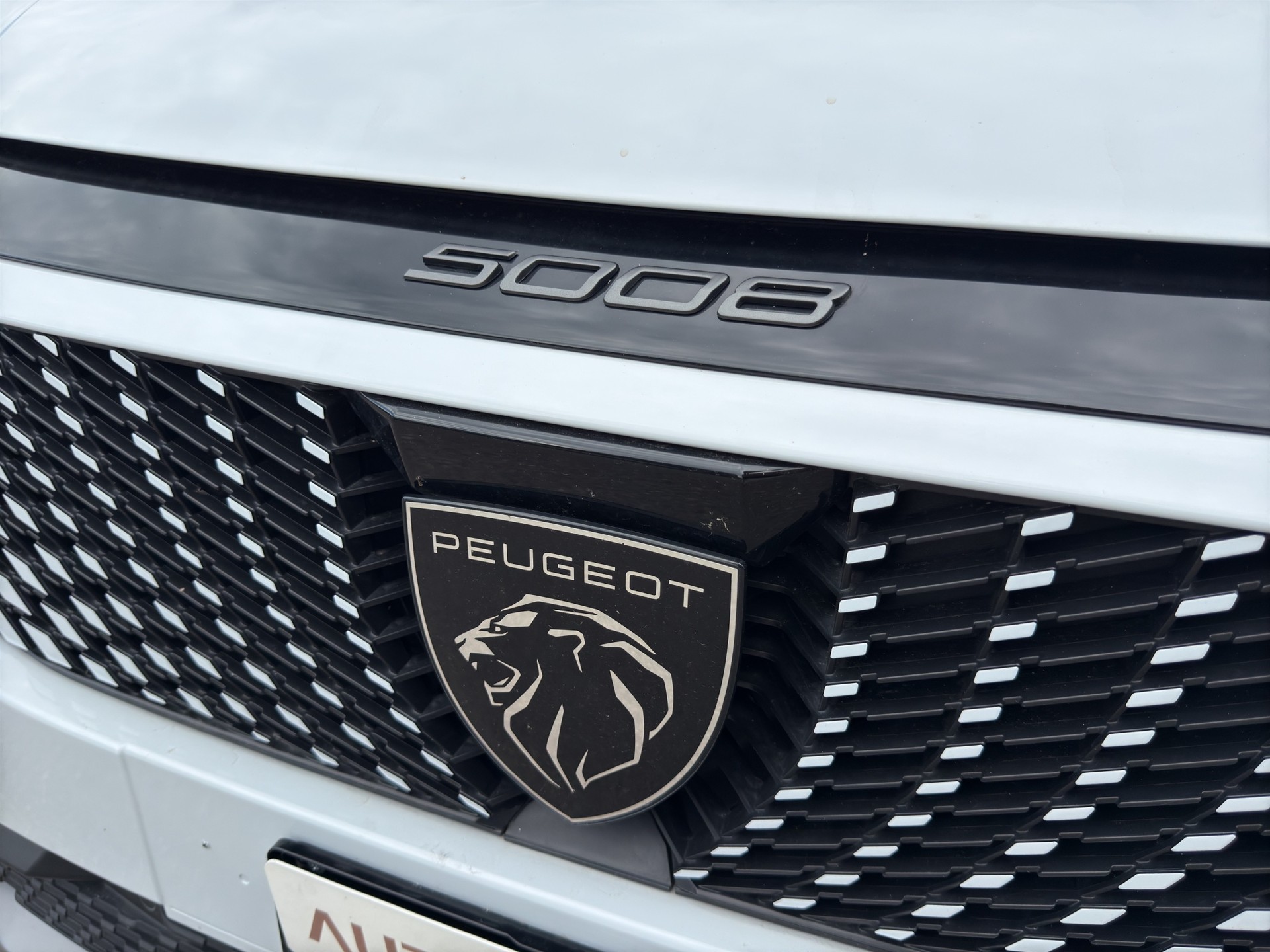 PEUGEOT 5008 1.2 Hybrid e-DCS6 GT 7 Plätzer-image-48