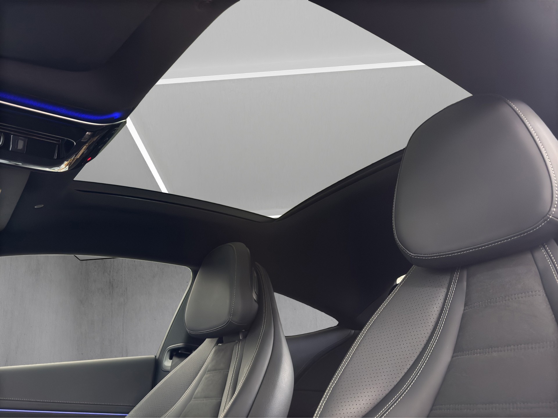 MERCEDES-BENZ CLE 200 Coupé AMG Line 4Matic 9G-Tronic "Pano-Burmester-Digital Light-360°Kam."-image-8