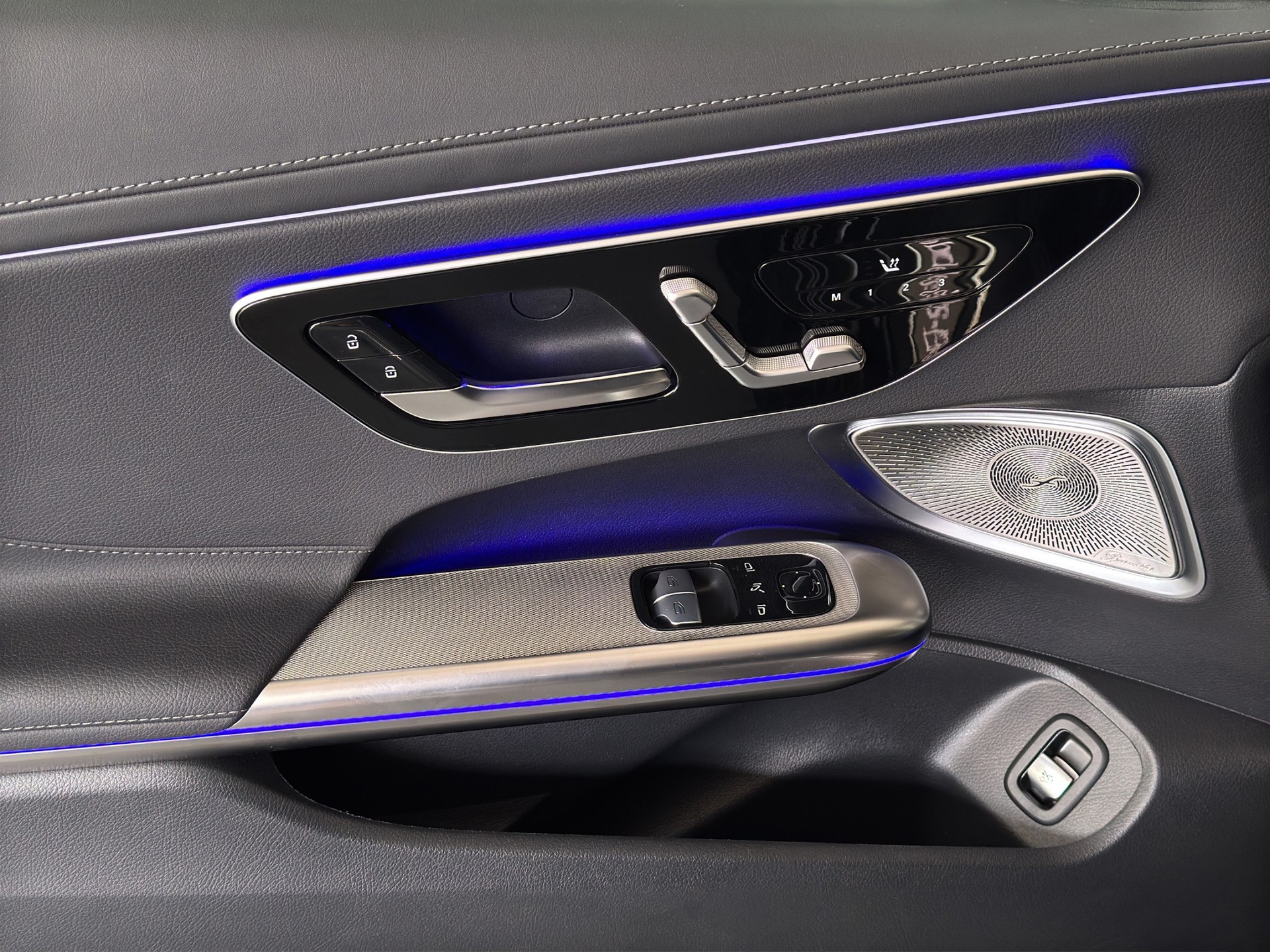 MERCEDES-BENZ CLE 200 Coupé AMG Line 4Matic 9G-Tronic "Pano-Burmester-Digital Light-360°Kam."-image-9