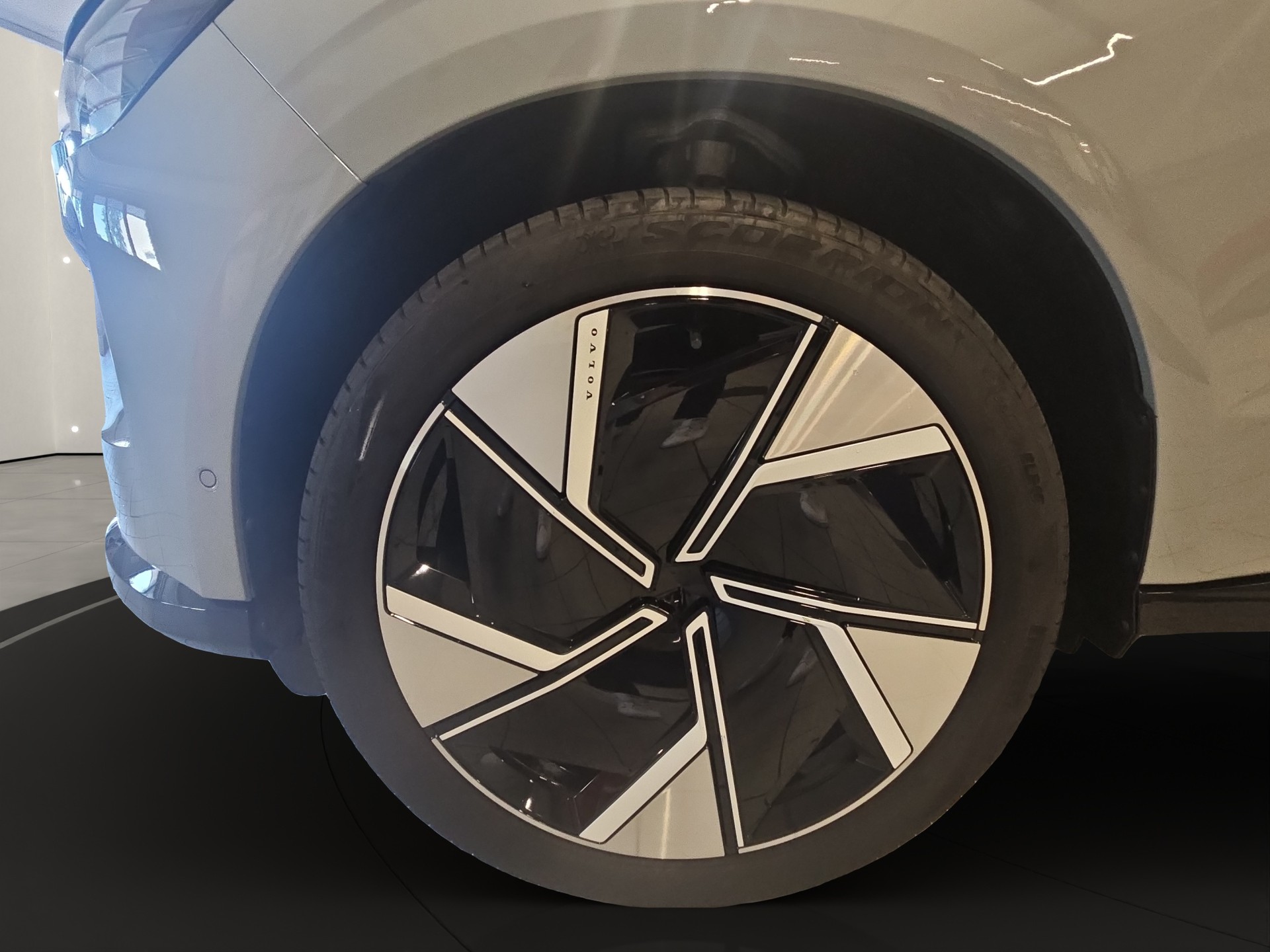 VOLVO EX90 Twin Performance Ultra AWD-image-6
