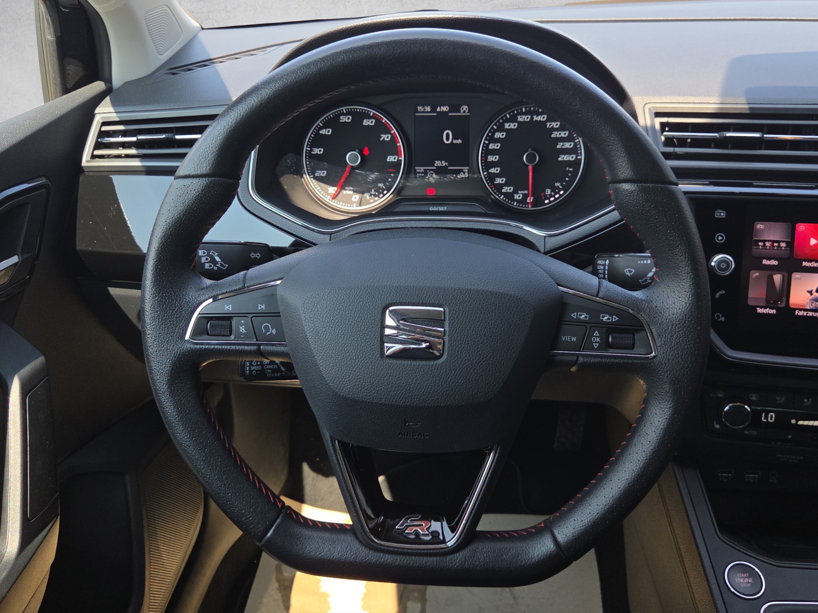 SEAT Ibiza 1.5 TSI EVO Swiss FR-image-10