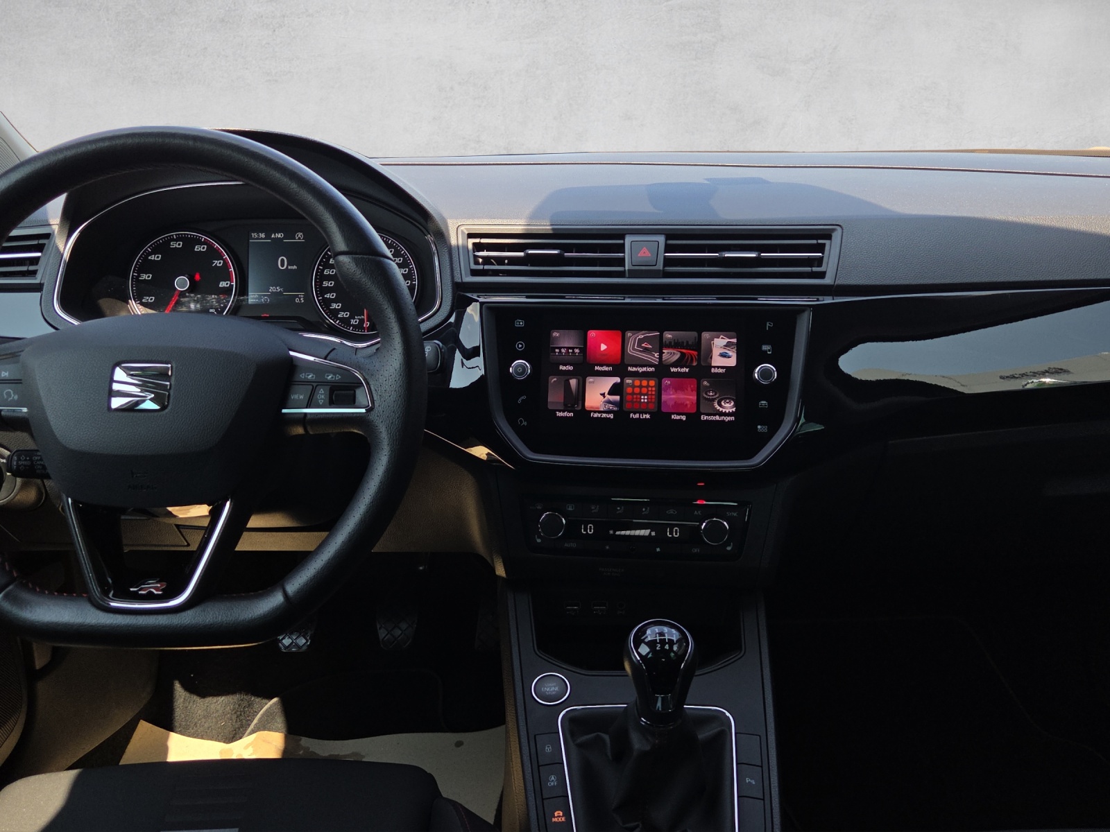 SEAT Ibiza 1.5 TSI EVO Swiss FR-image-11
