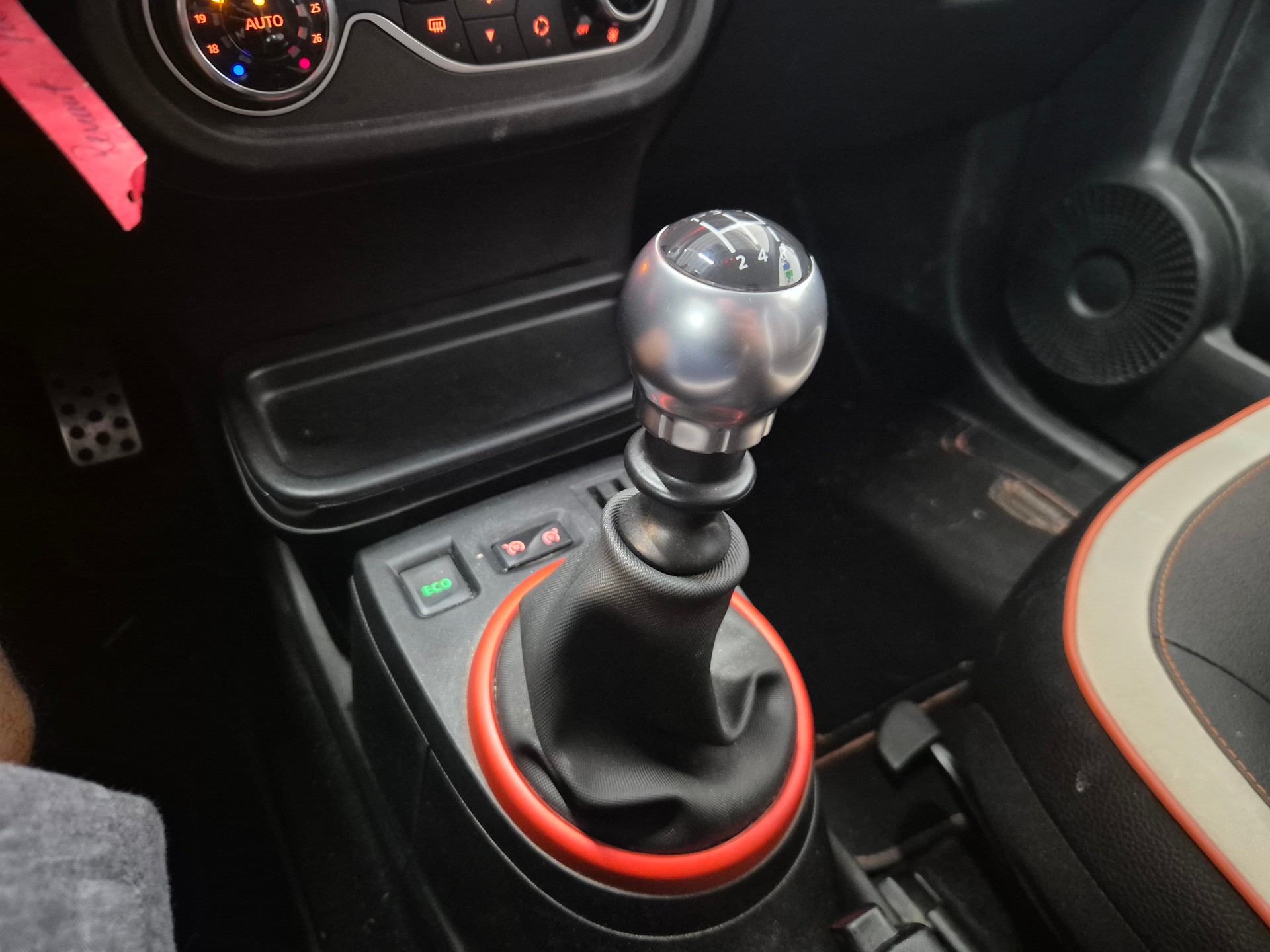 RENAULT Twingo 0.9 GT-image-12