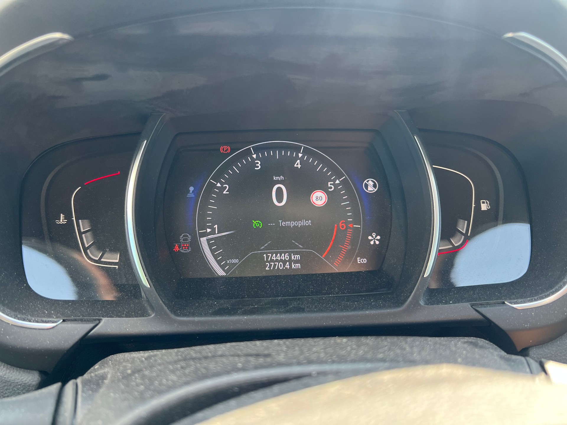 RENAULT Grand Scénic 1.2 16V Turbo Bose *7-Plätzer*-image-15