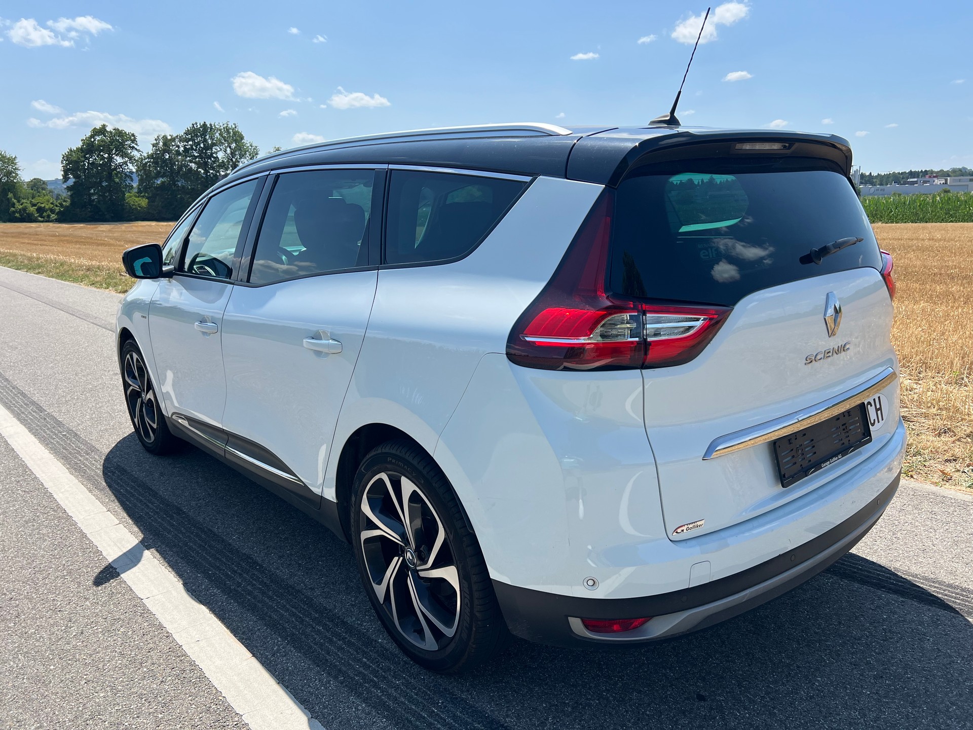 RENAULT Grand Scénic 1.2 16V Turbo Bose *7-Plätzer*-image-4