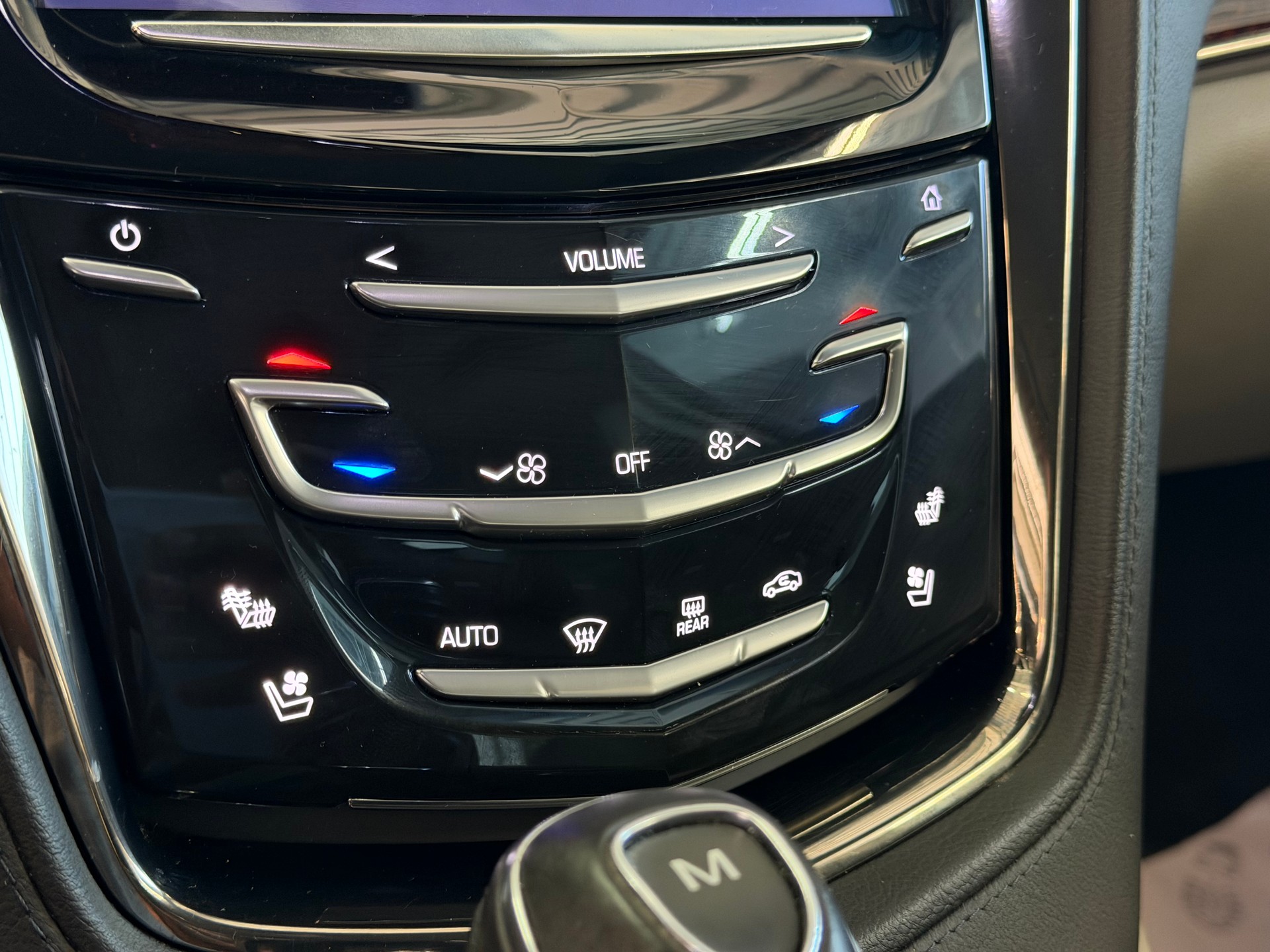 CADILLAC CTS Sedan 2.0 Turbo AWD Premium Automatic | CH-Auto | MFK 02.2025 | Ab Service |-image-18