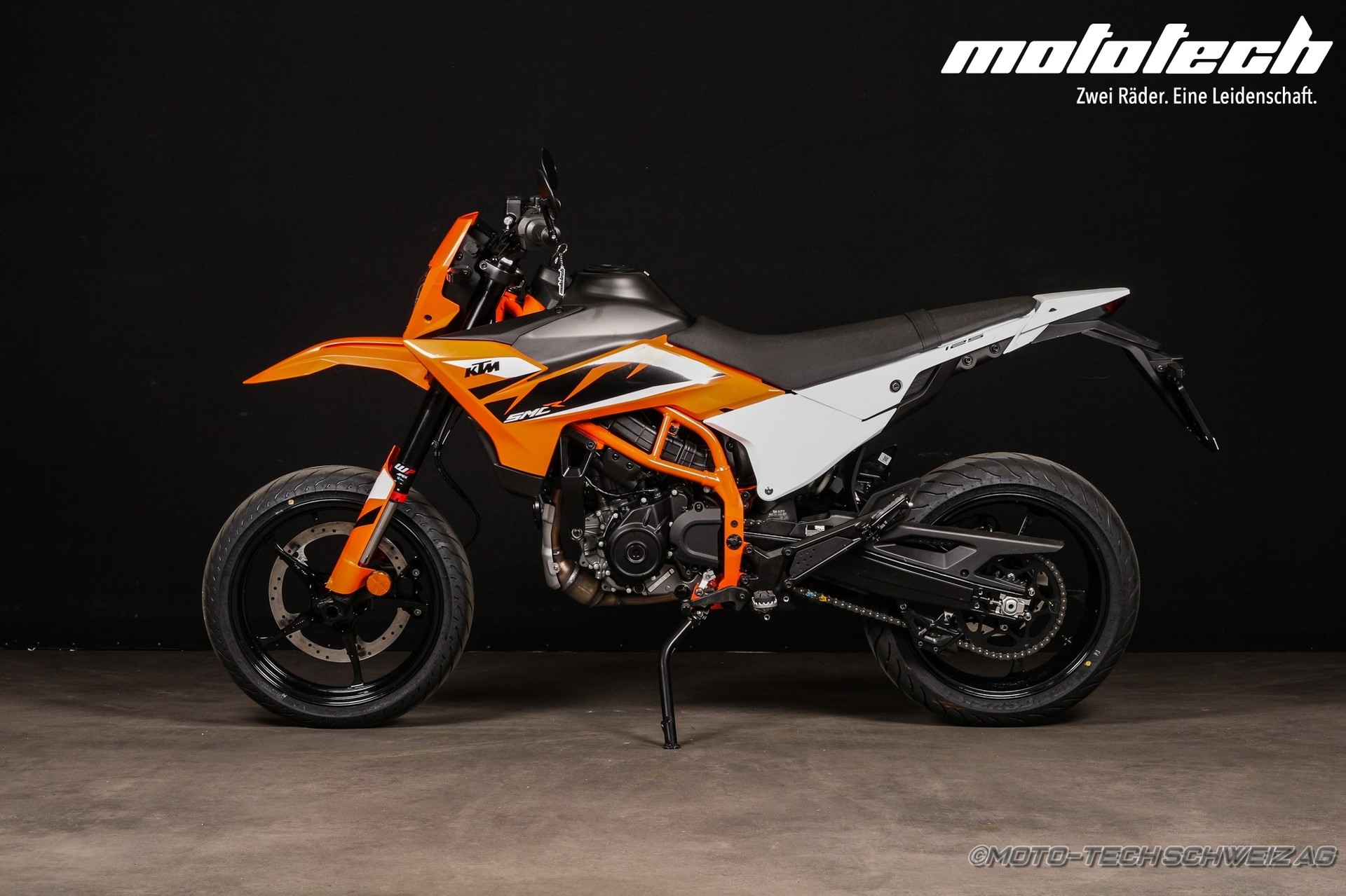 KTM 125 SMC R-showroom-element-3