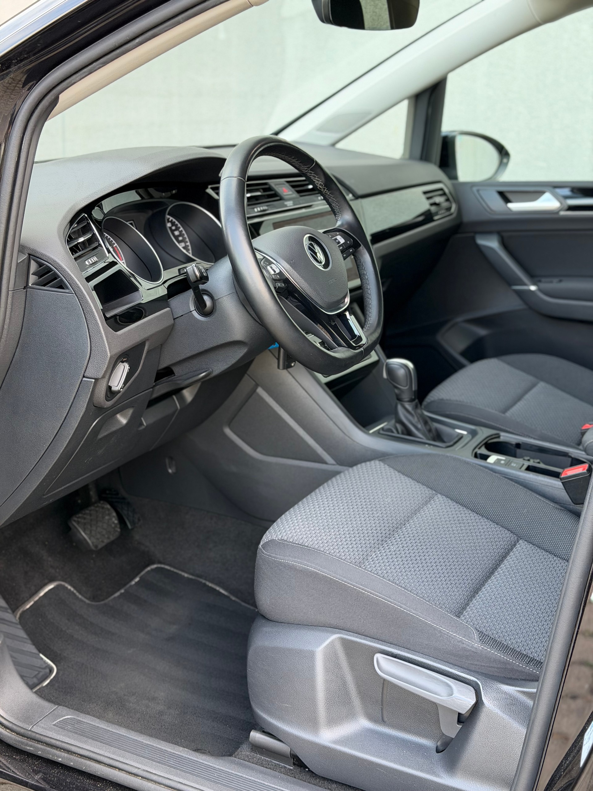 VW Touran 1.5 TSI EVO Comfortline DSG-image-9