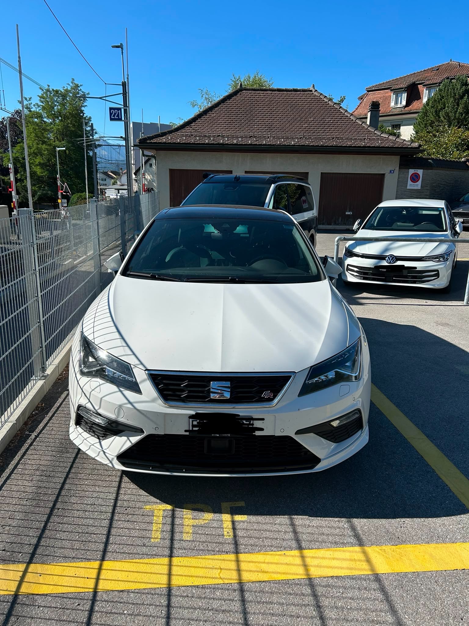 SEAT 2.0 TSI Swiss FR DSG-image-2