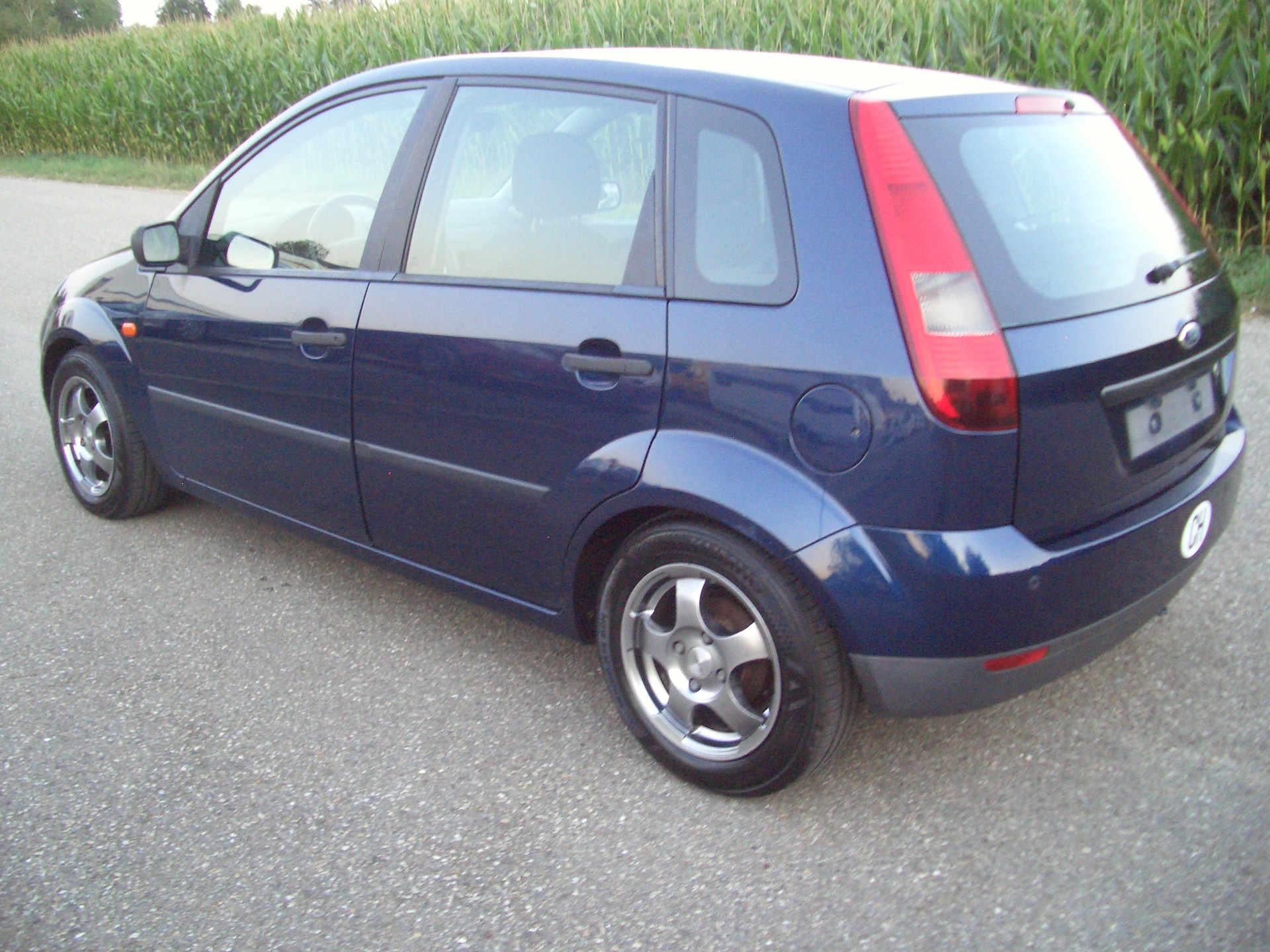 FORD Fiesta 1.4 16V Trend-image-3