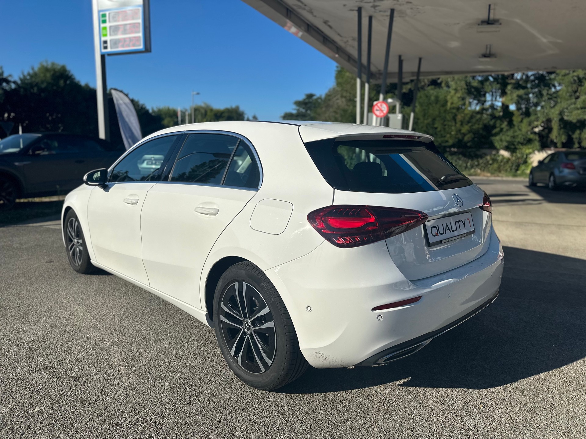 MERCEDES-BENZ A 180 7G-DCT-image-5
