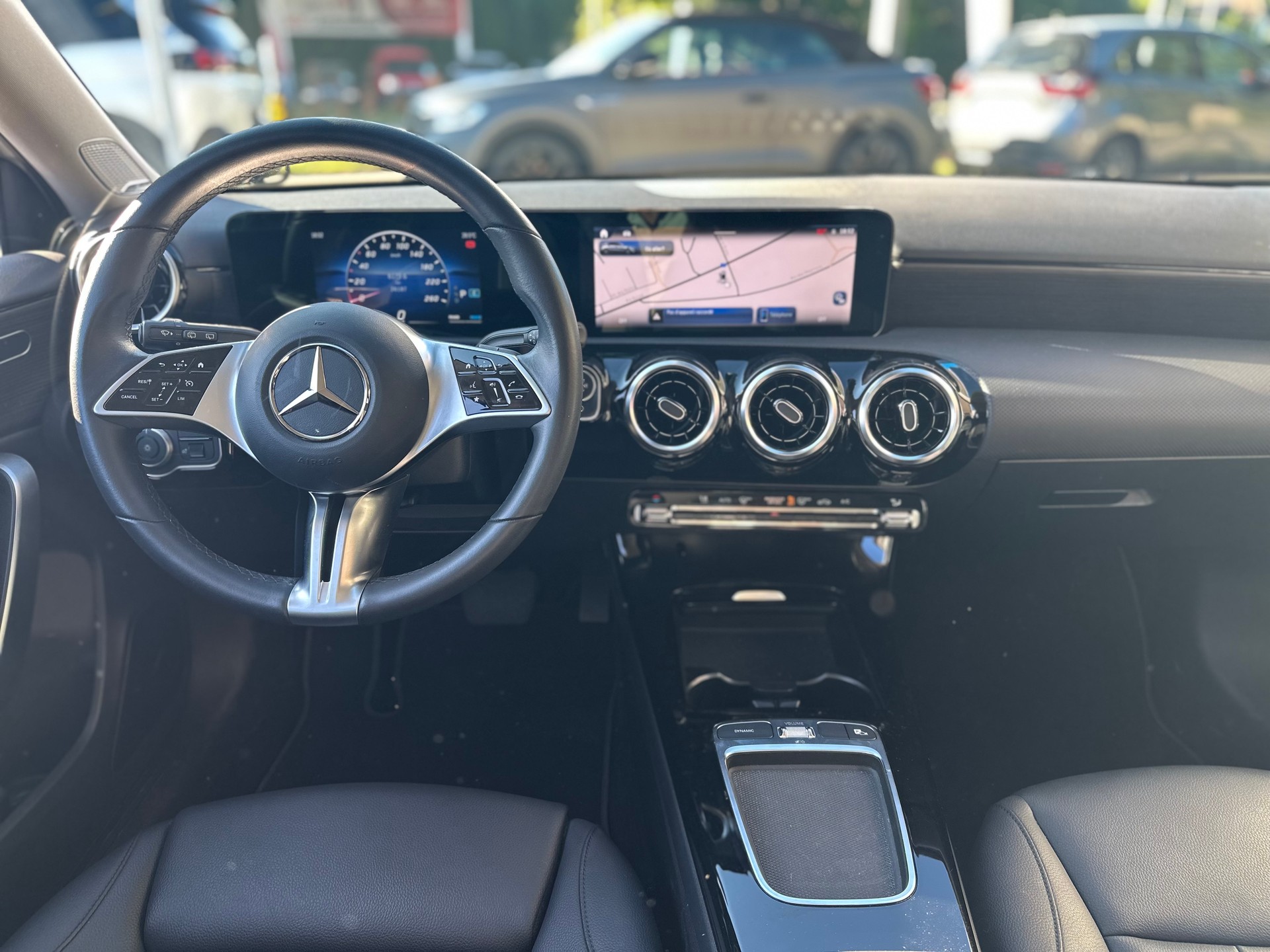 MERCEDES-BENZ A 180 7G-DCT-image-15