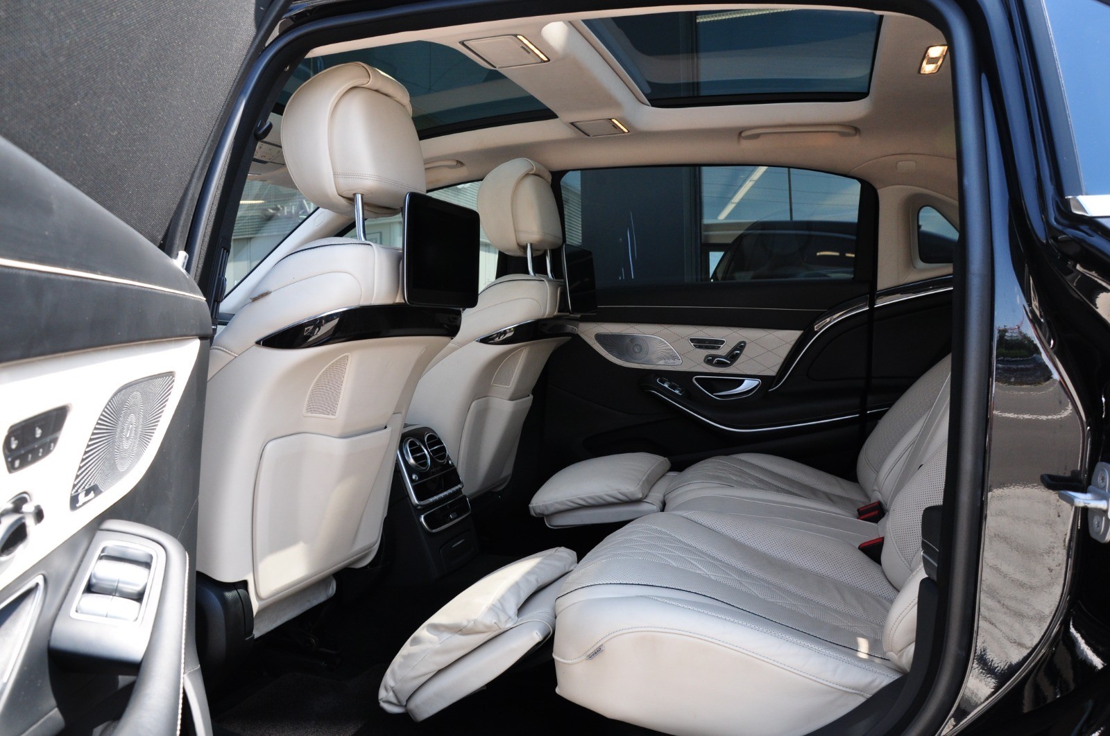 MERCEDES-BENZ S 560 Maybach 4Matic 9G-Tronic-image-20
