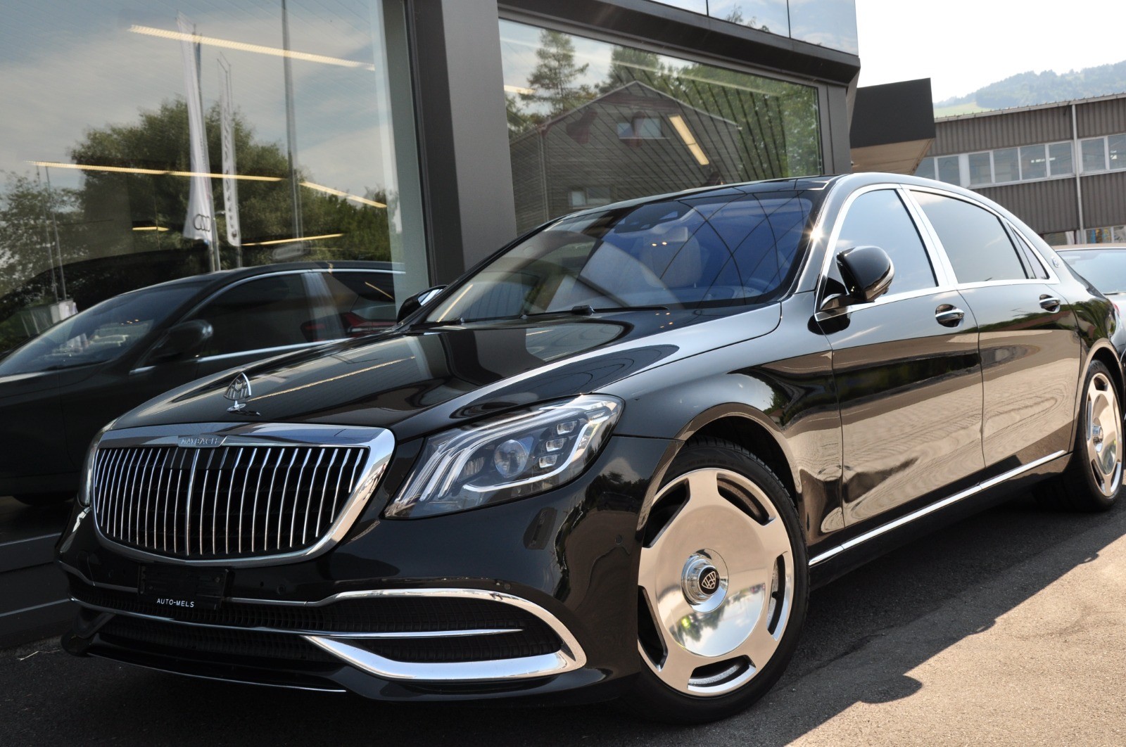 MERCEDES-BENZ S 560 Maybach 4Matic 9G-Tronic-image-13