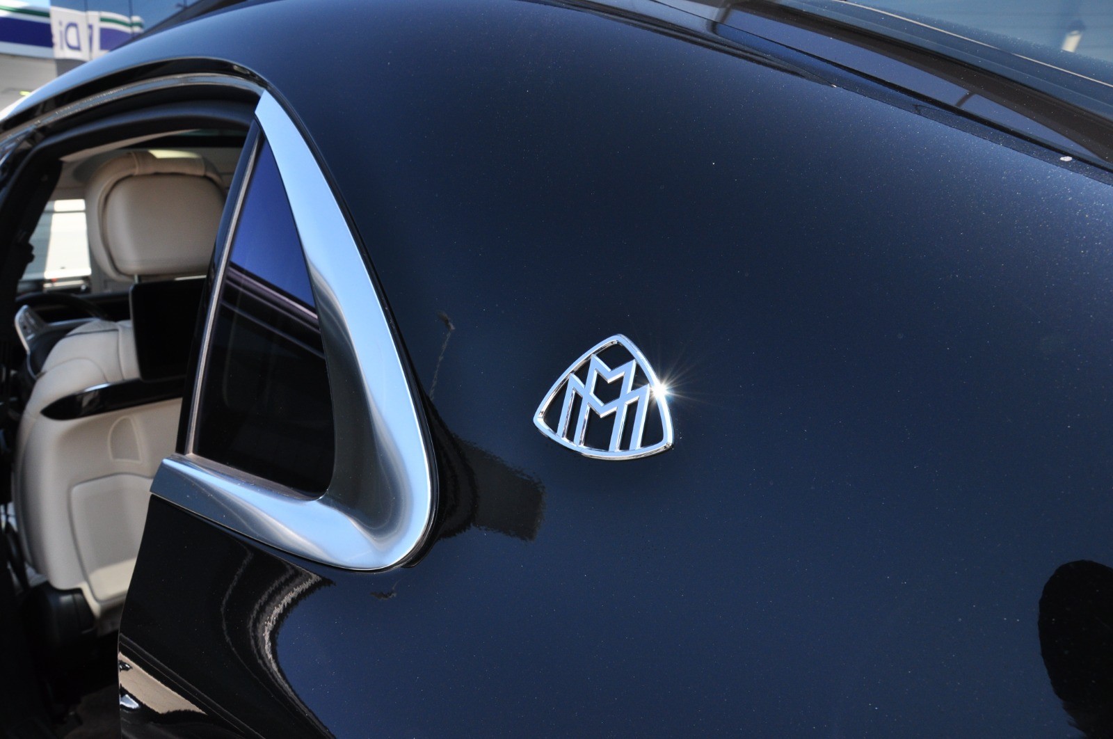 MERCEDES-BENZ S 560 Maybach 4Matic 9G-Tronic-image-21