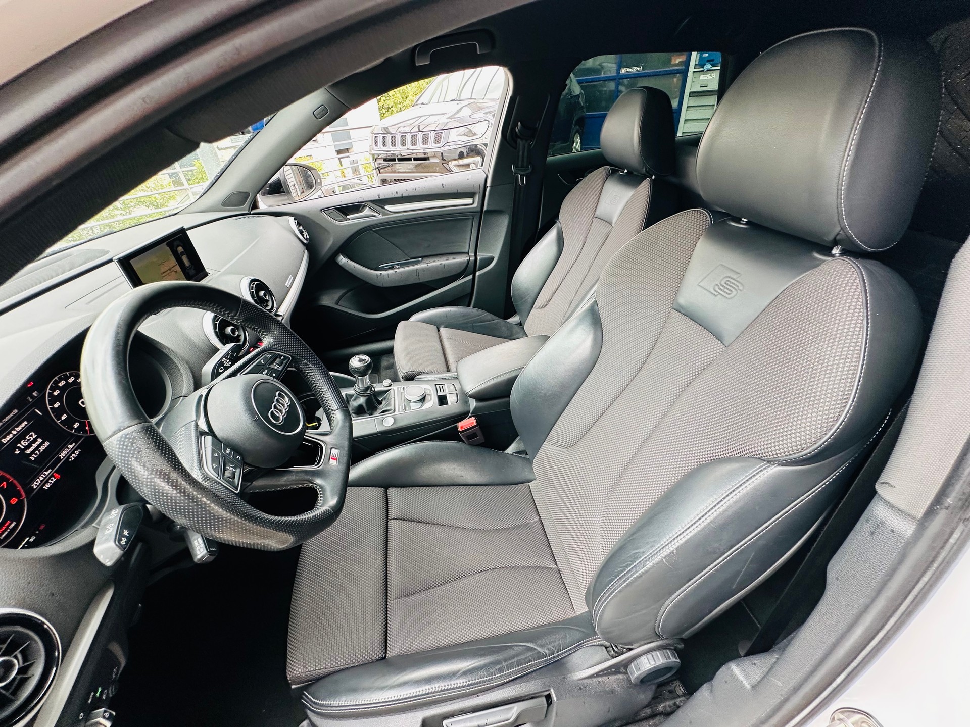 AUDI A3 Sportback 1.5 TFSI Sport-image-10
