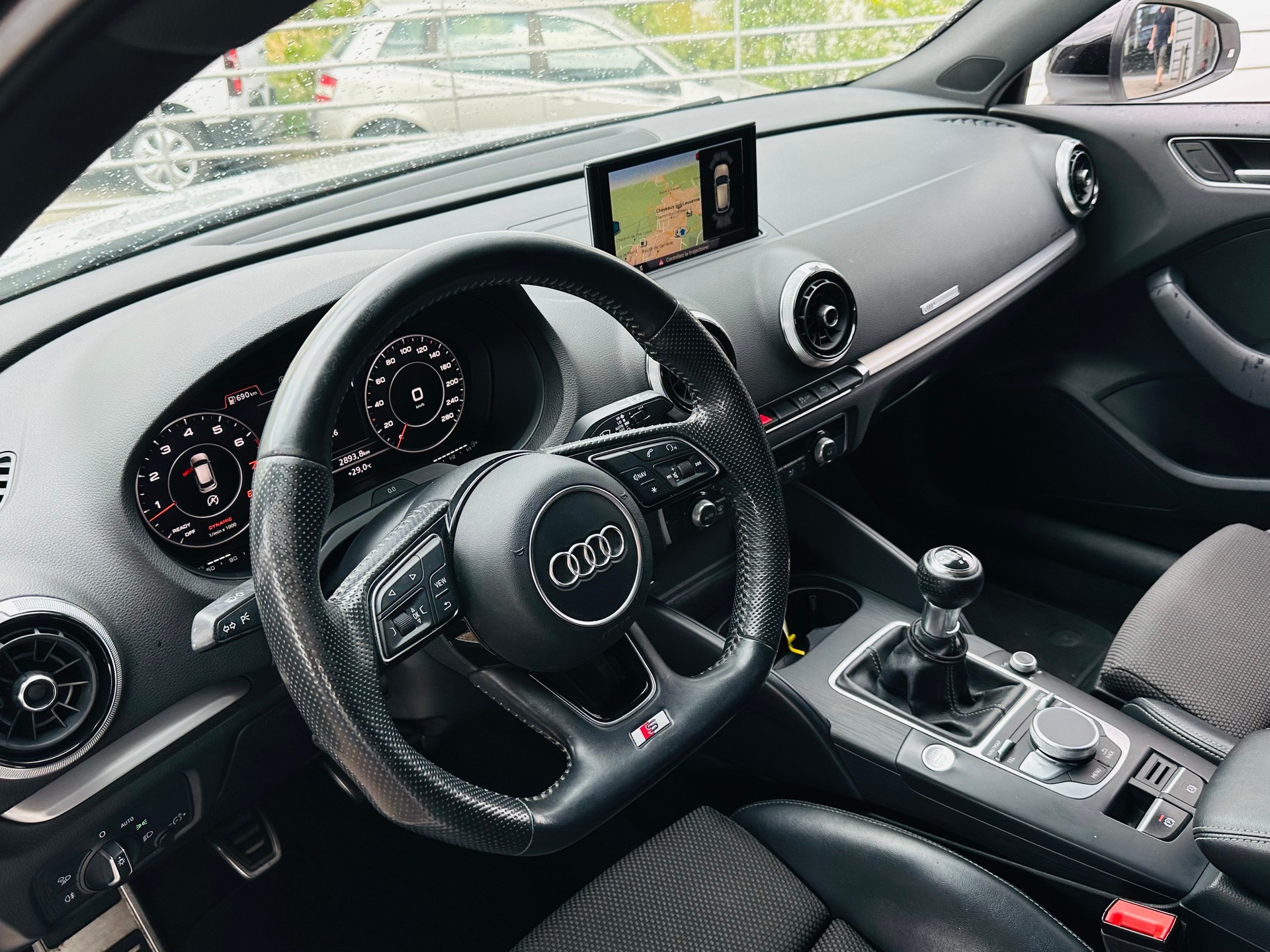 AUDI A3 Sportback 1.5 TFSI Sport-image-12