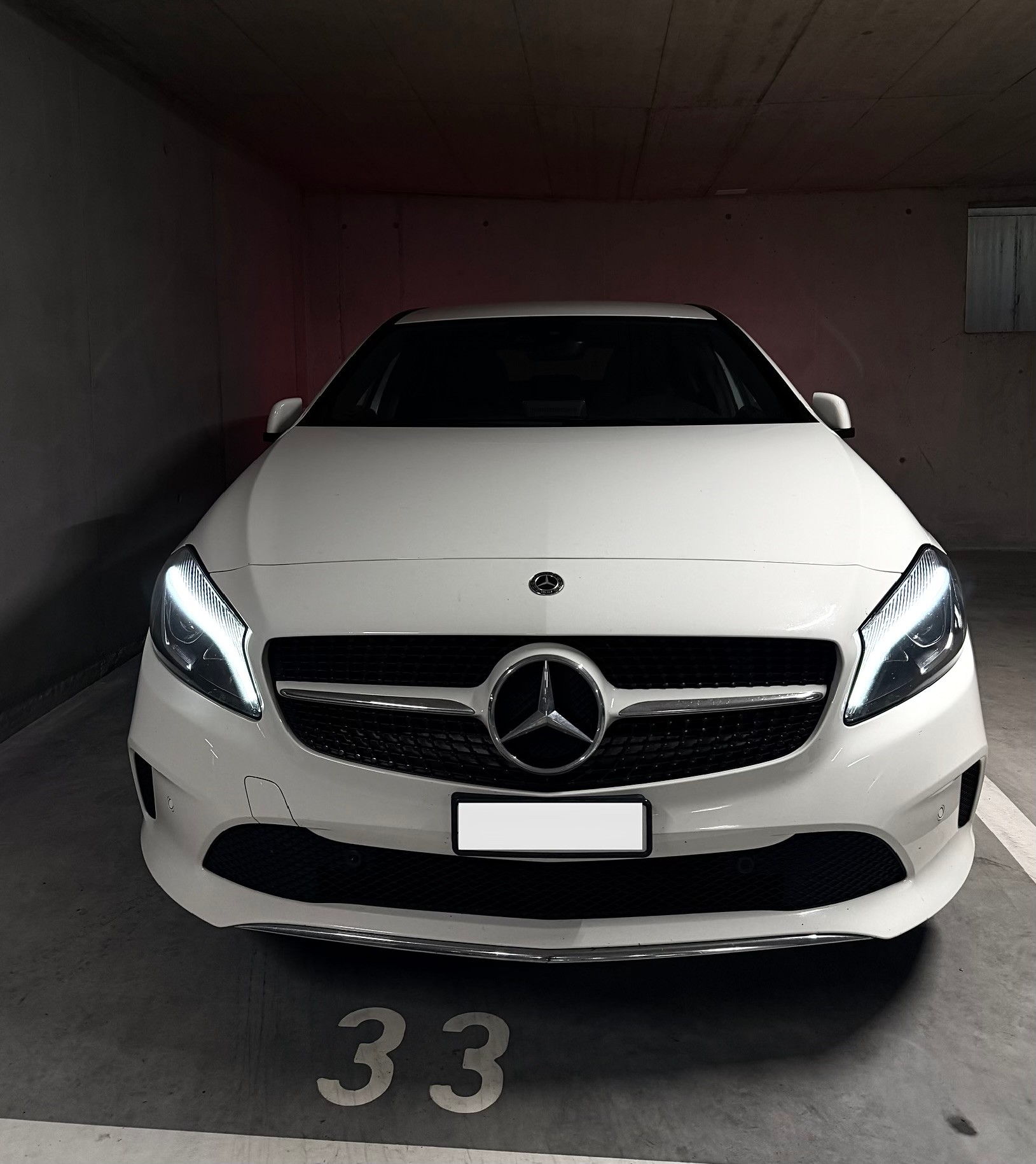 MERCEDES-BENZ A 180-image-0