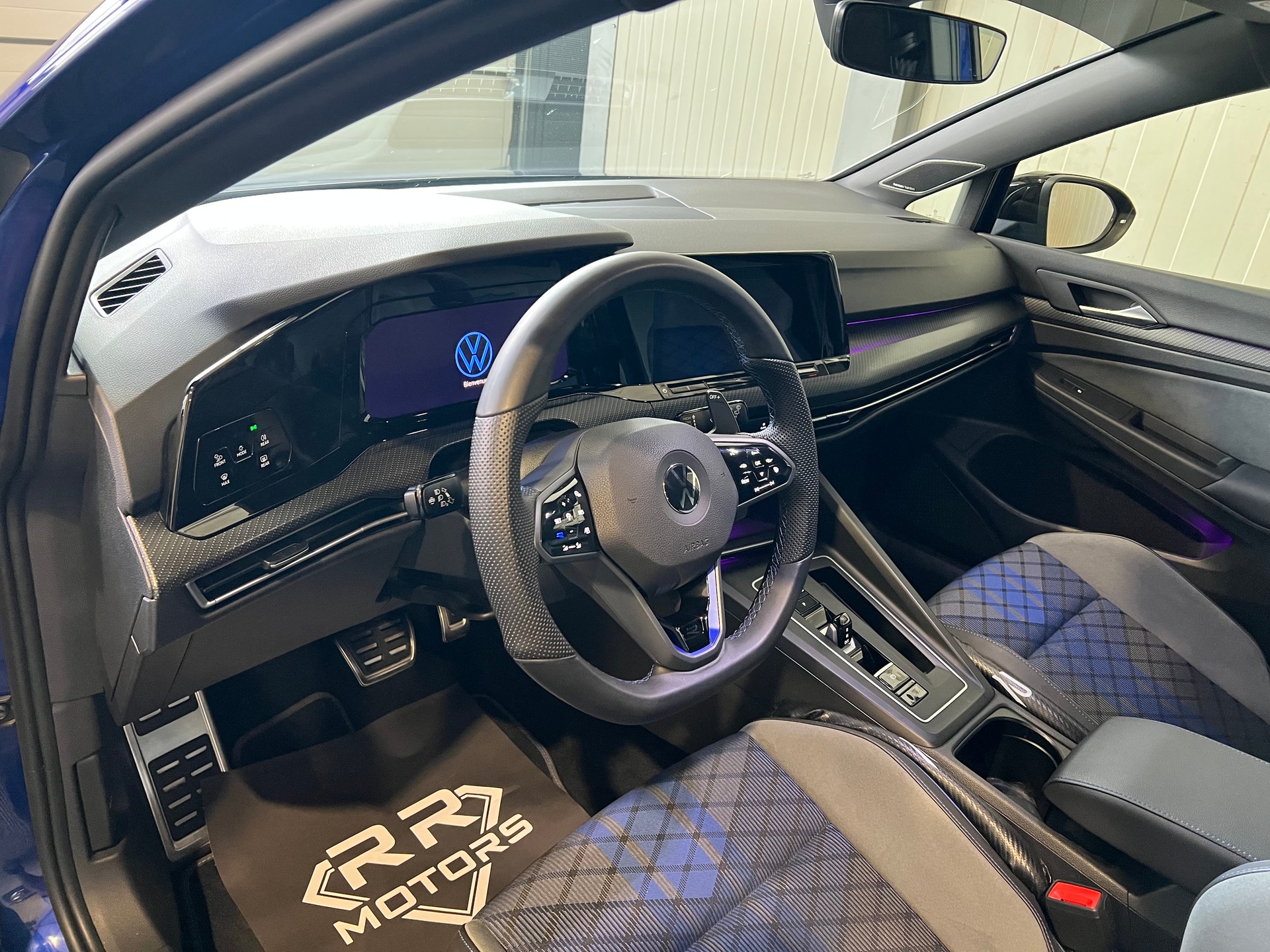 VW Golf 2.0 TSI R DSG 4Motion-image-12