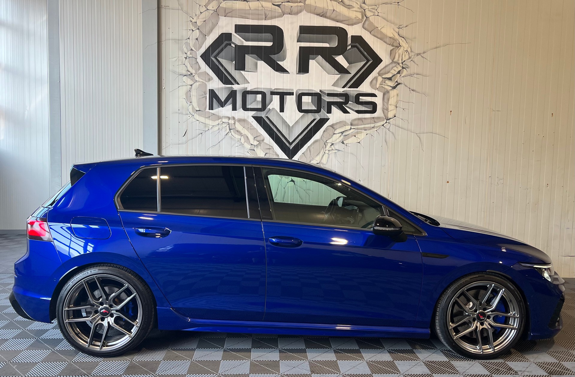 VW Golf 2.0 TSI R DSG 4Motion-image-4
