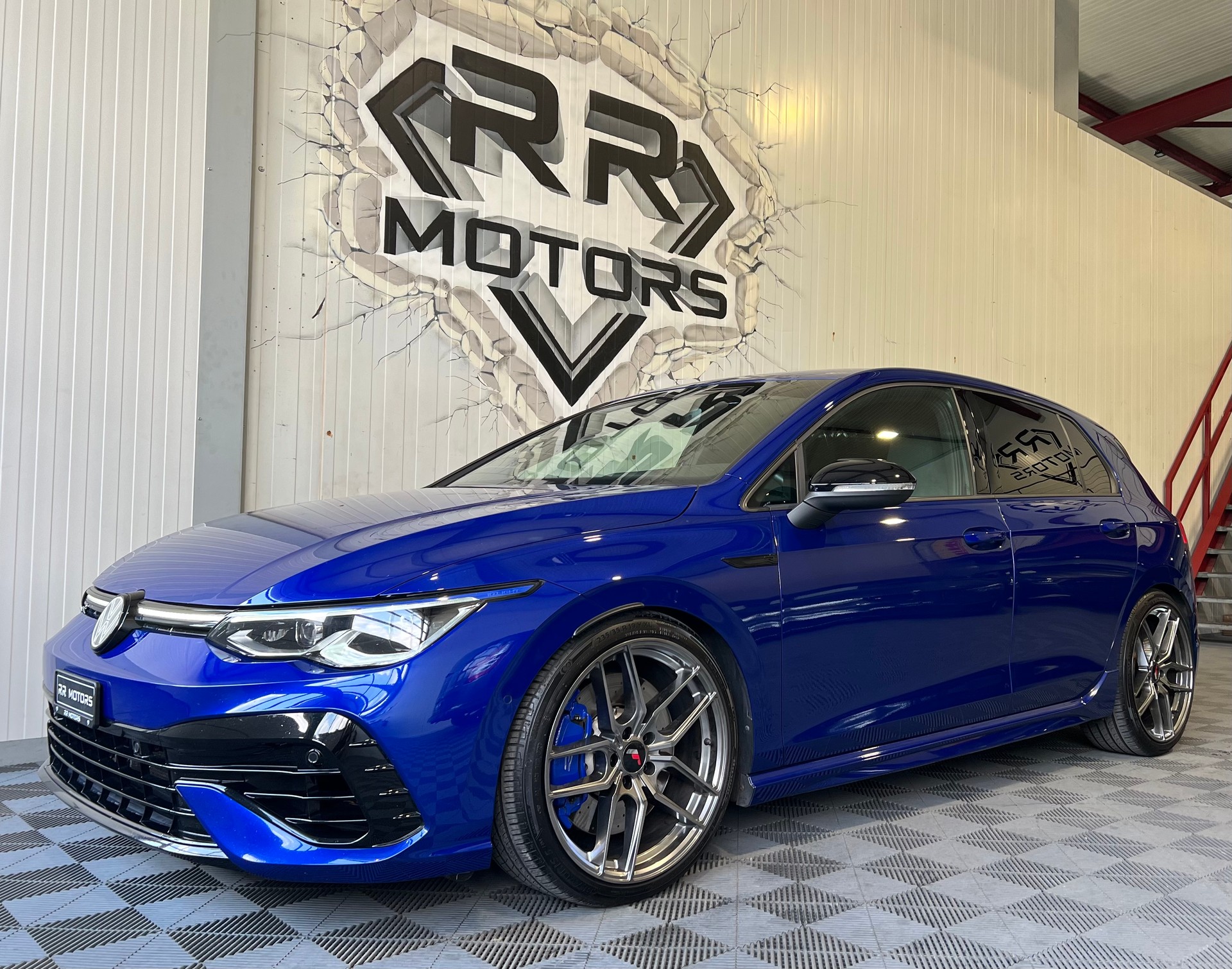 VW Golf 2.0 TSI R DSG 4Motion-image-0