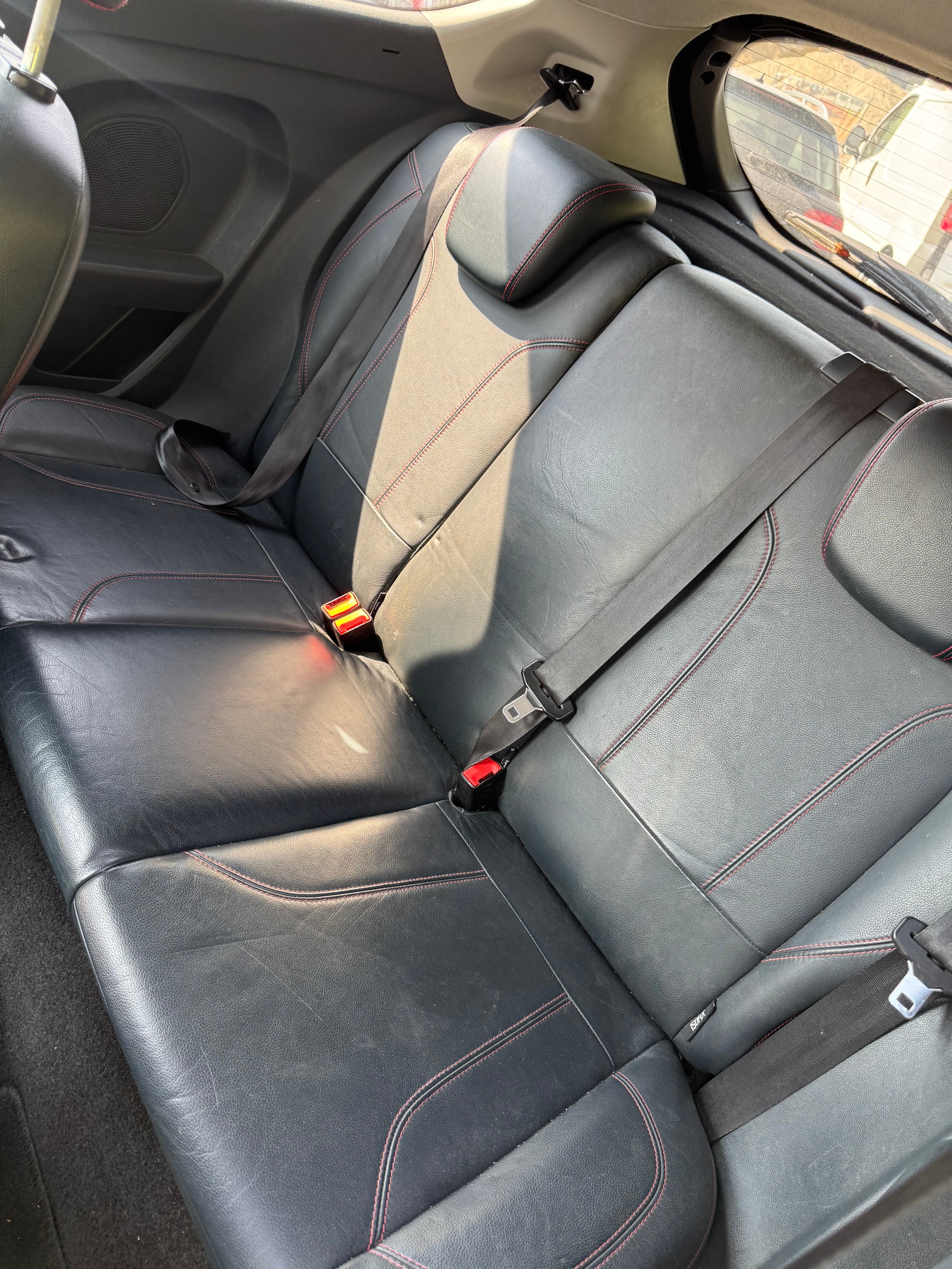 FORD Fiesta 1.6 16V Titanium-image-8