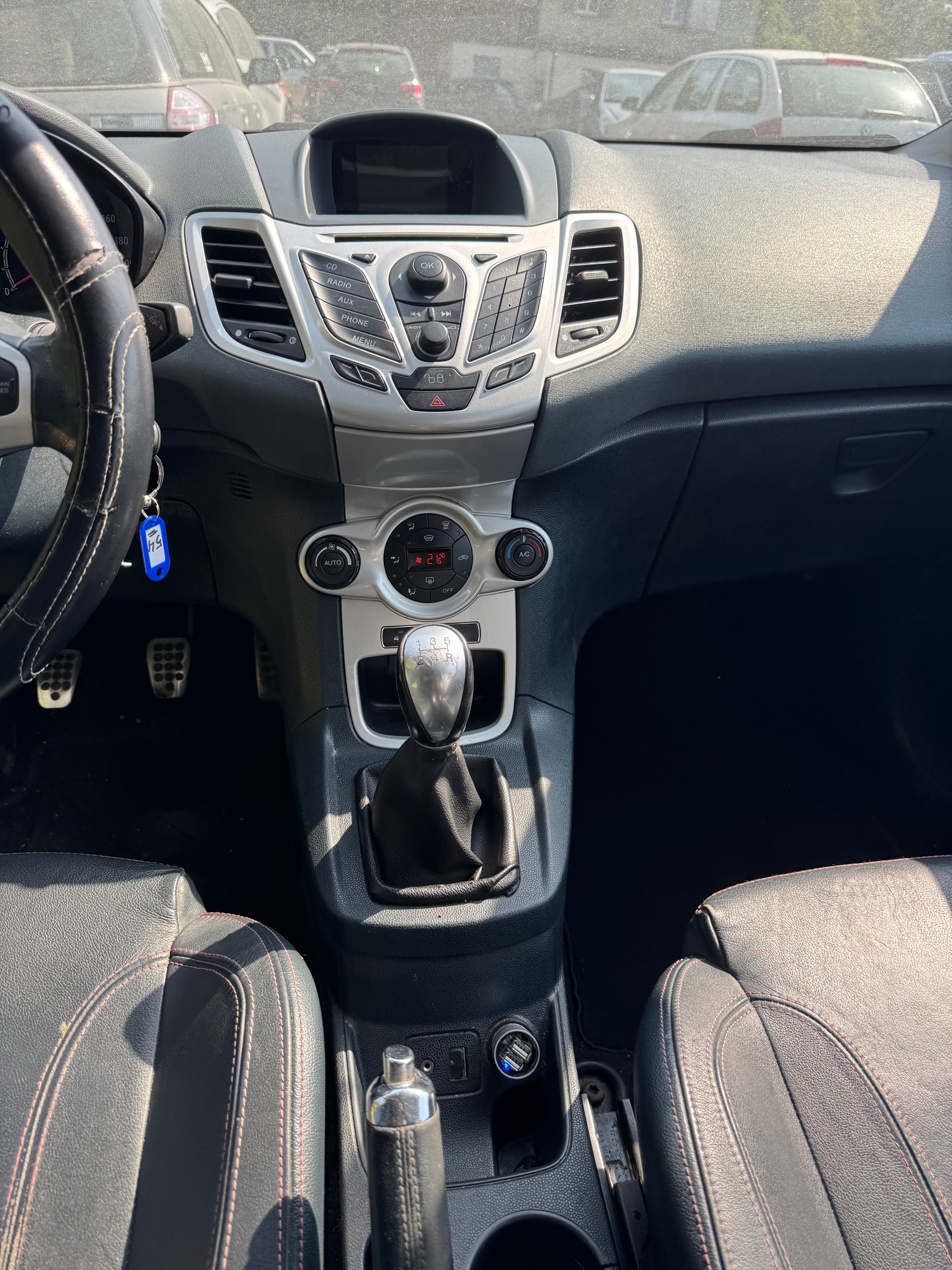 FORD Fiesta 1.6 16V Titanium-image-7