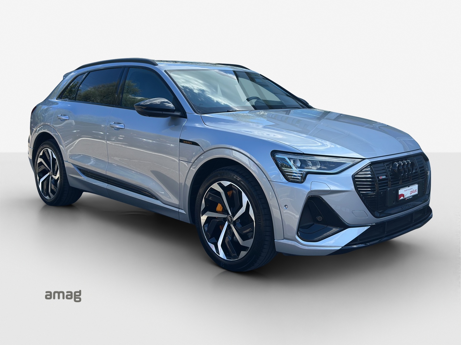 AUDI e-tron 55 S Line Black Edition quattro-image-5