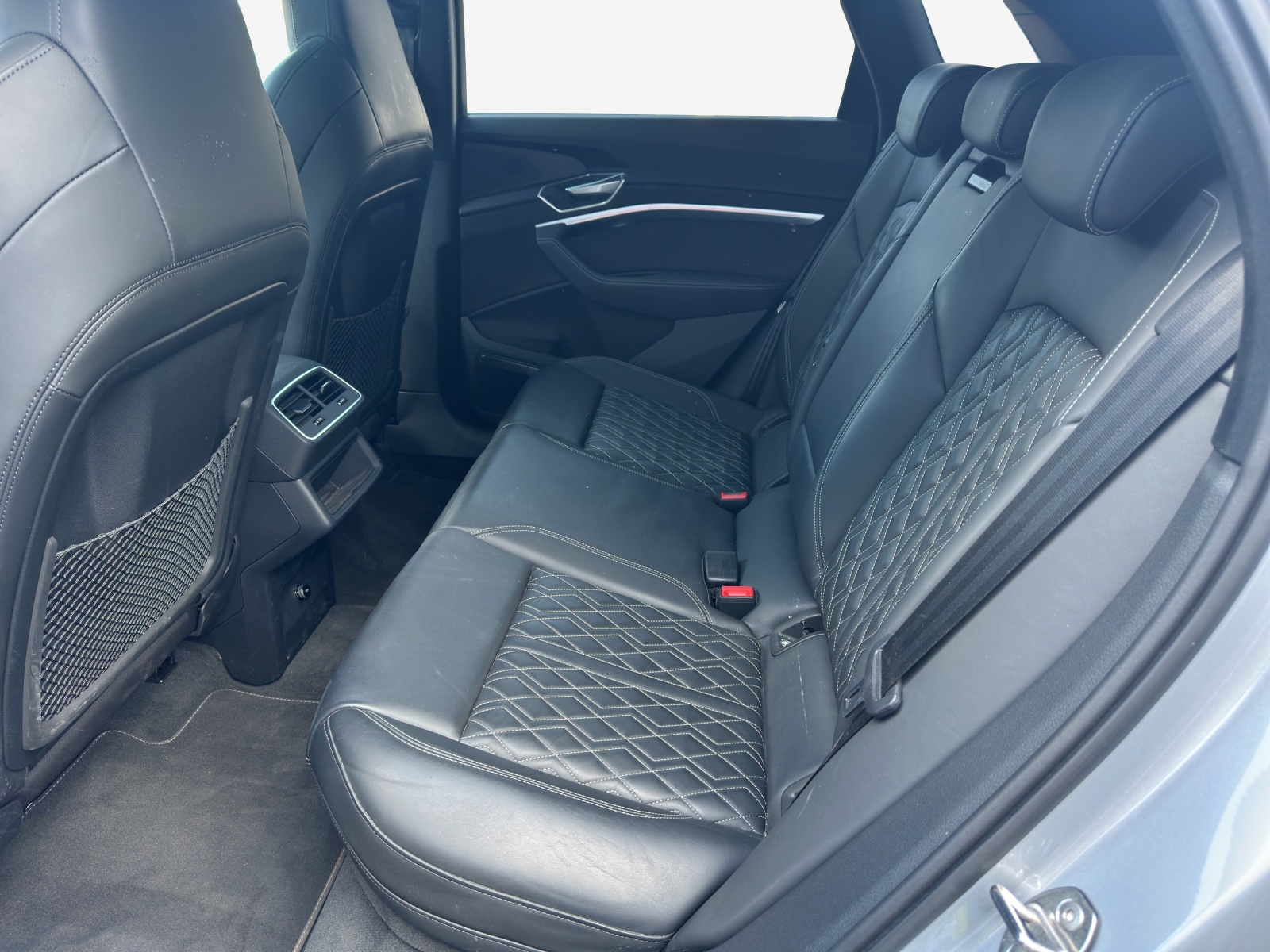 AUDI e-tron 55 S Line Black Edition quattro-image-11