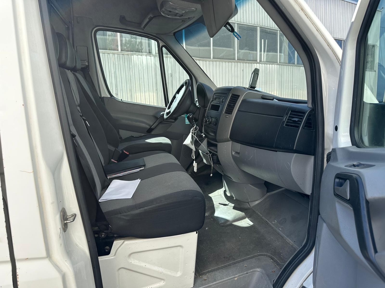 VW Crafter 35 2.0 TDI CR-image-9
