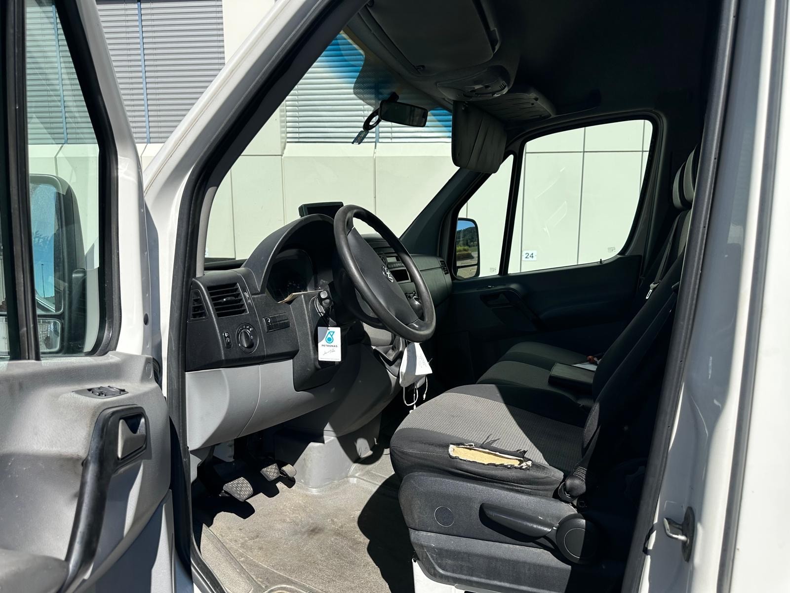 VW Crafter 35 2.0 TDI CR-image-8
