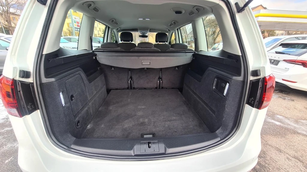 SEAT Alhambra 2.0 TDI 4Drive Style ** Gr-Navi ** RF-Kamera ** Totwinkel-Assistent ** Frisch Ab MFK & Service **-image-9