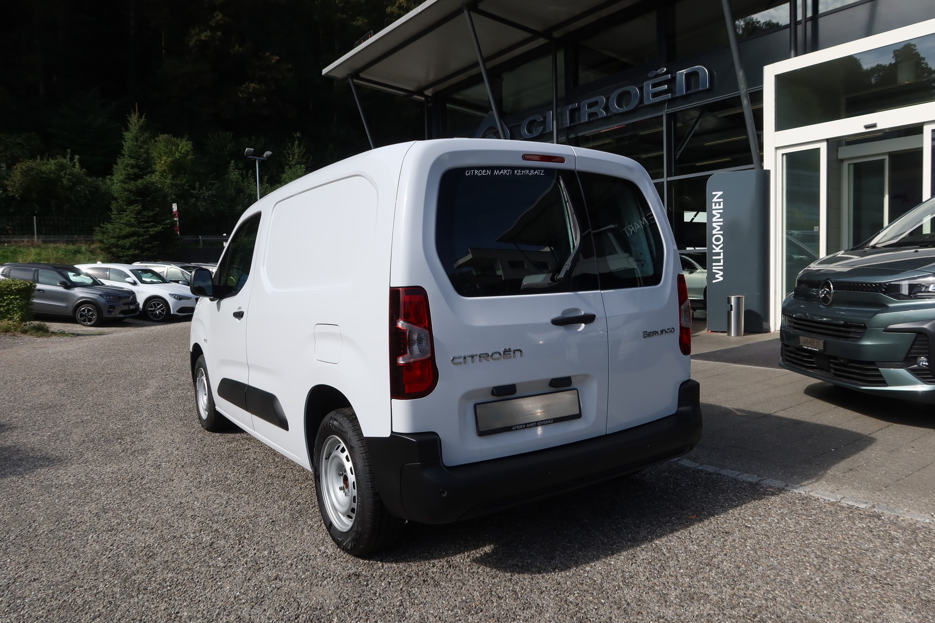 CITROEN Berlingo 1.2 s/s Swiss M-image-4