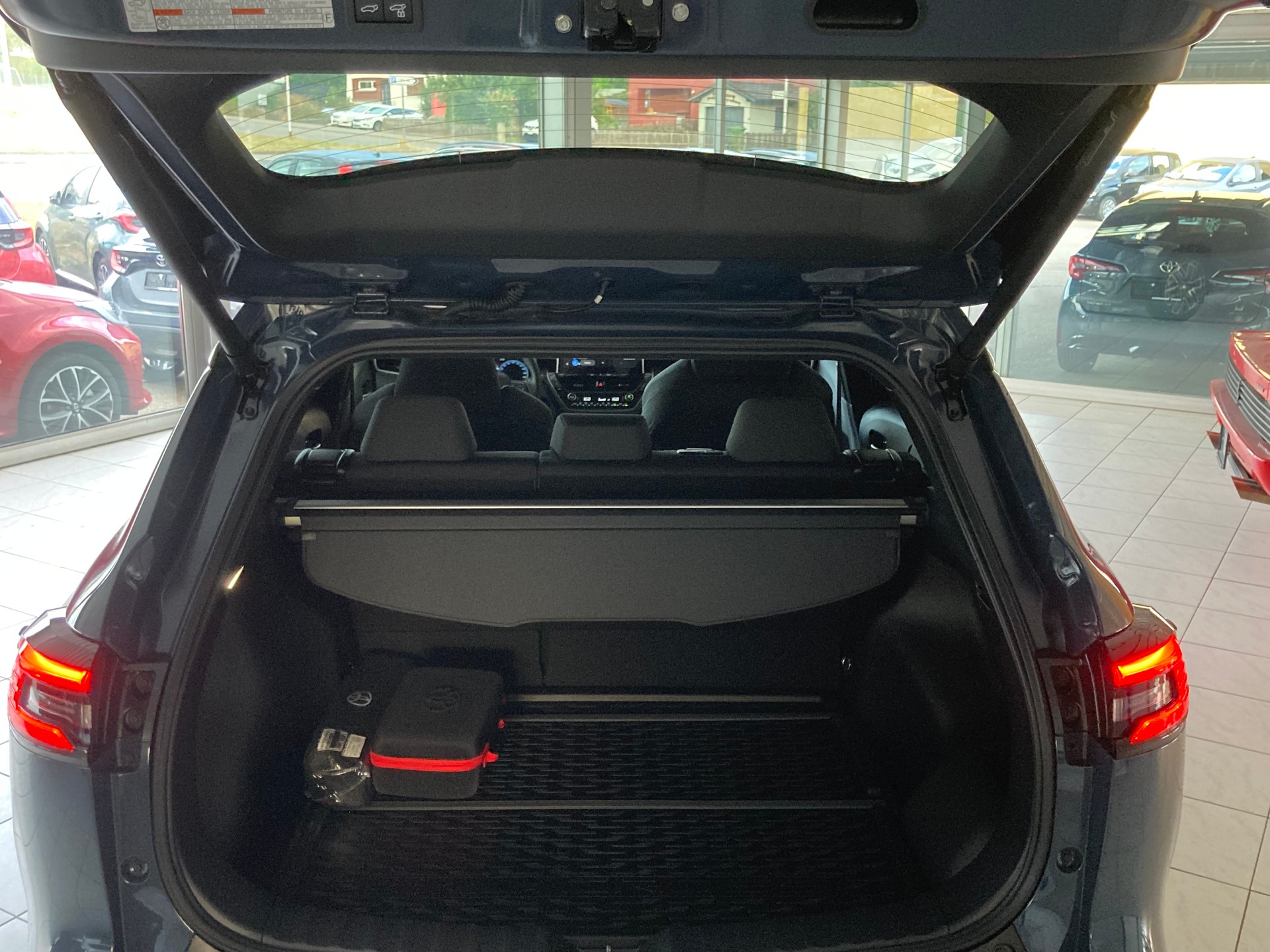 TOYOTA Corolla Cross 2.0 Trend e-CVT AWD-image-15