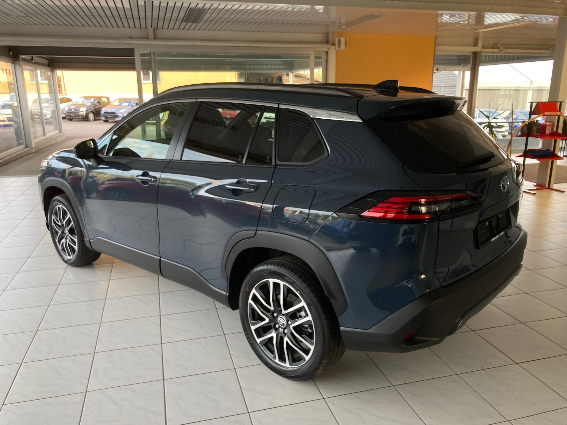 TOYOTA Corolla Cross 2.0 Trend e-CVT AWD-image-6