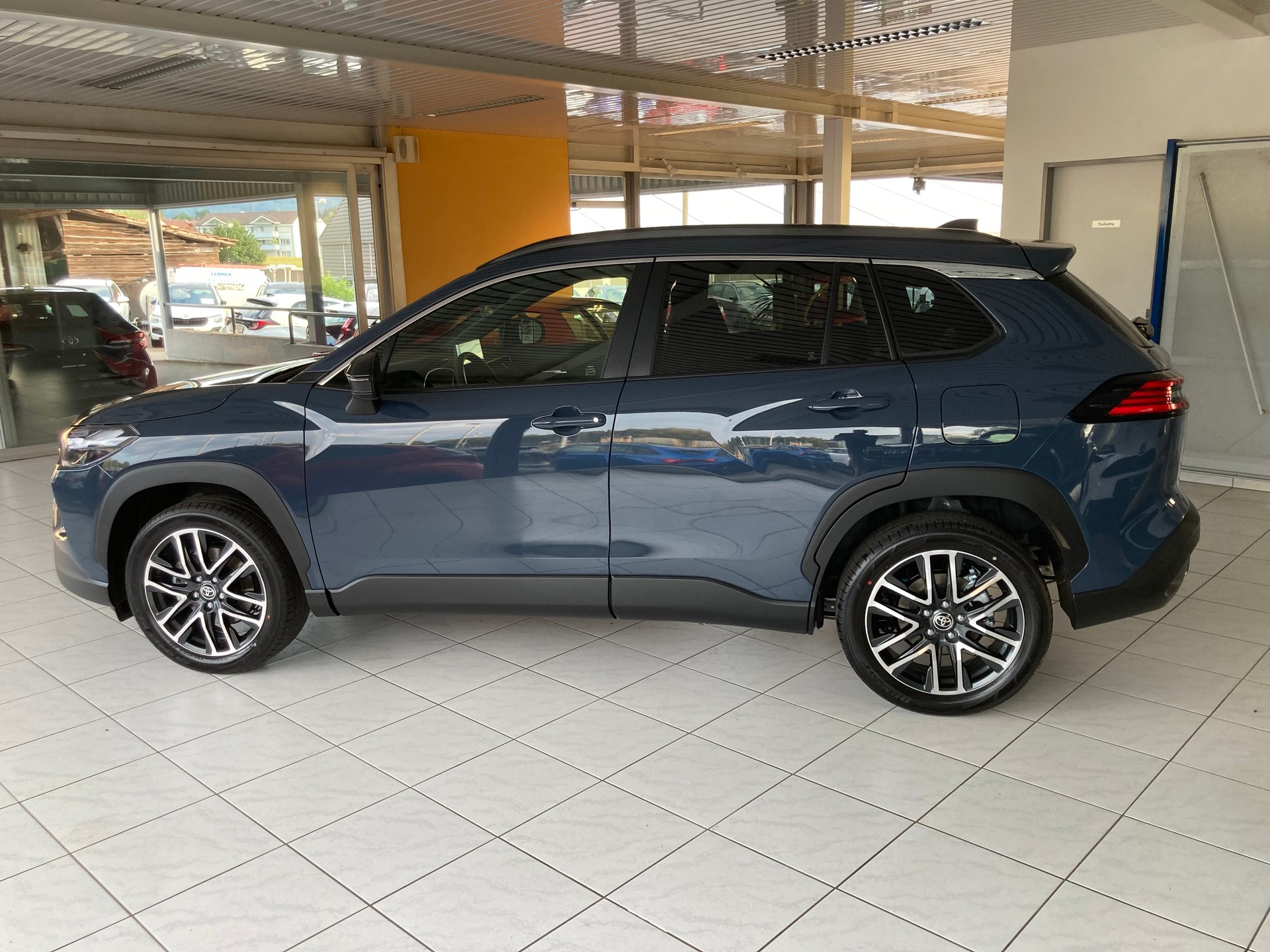 TOYOTA Corolla Cross 2.0 Trend e-CVT AWD-image-7