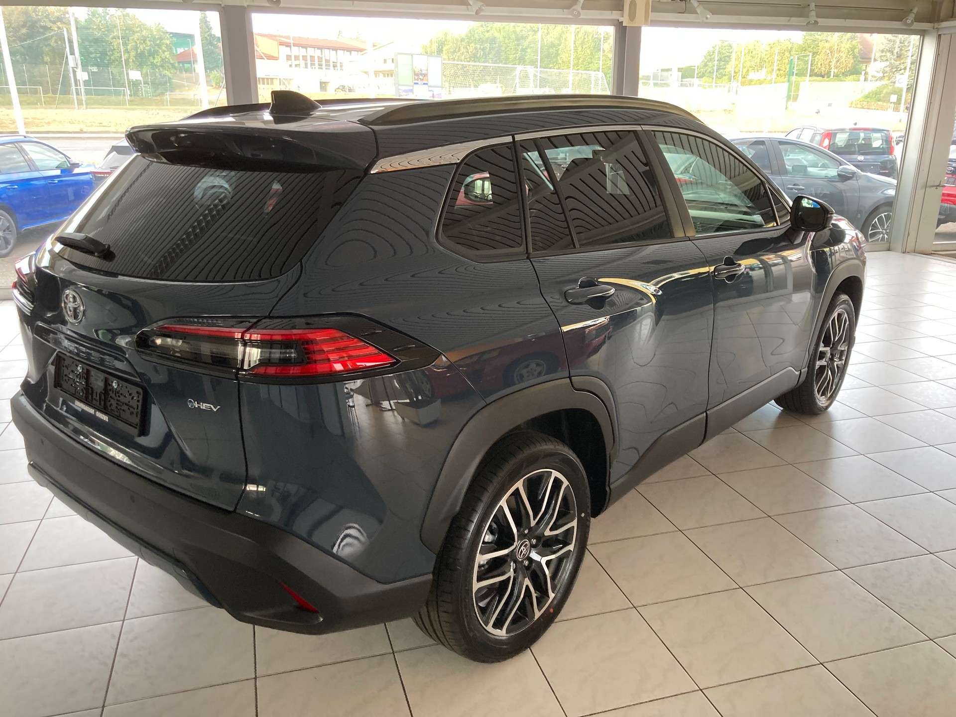 TOYOTA Corolla Cross 2.0 Trend e-CVT AWD-image-4