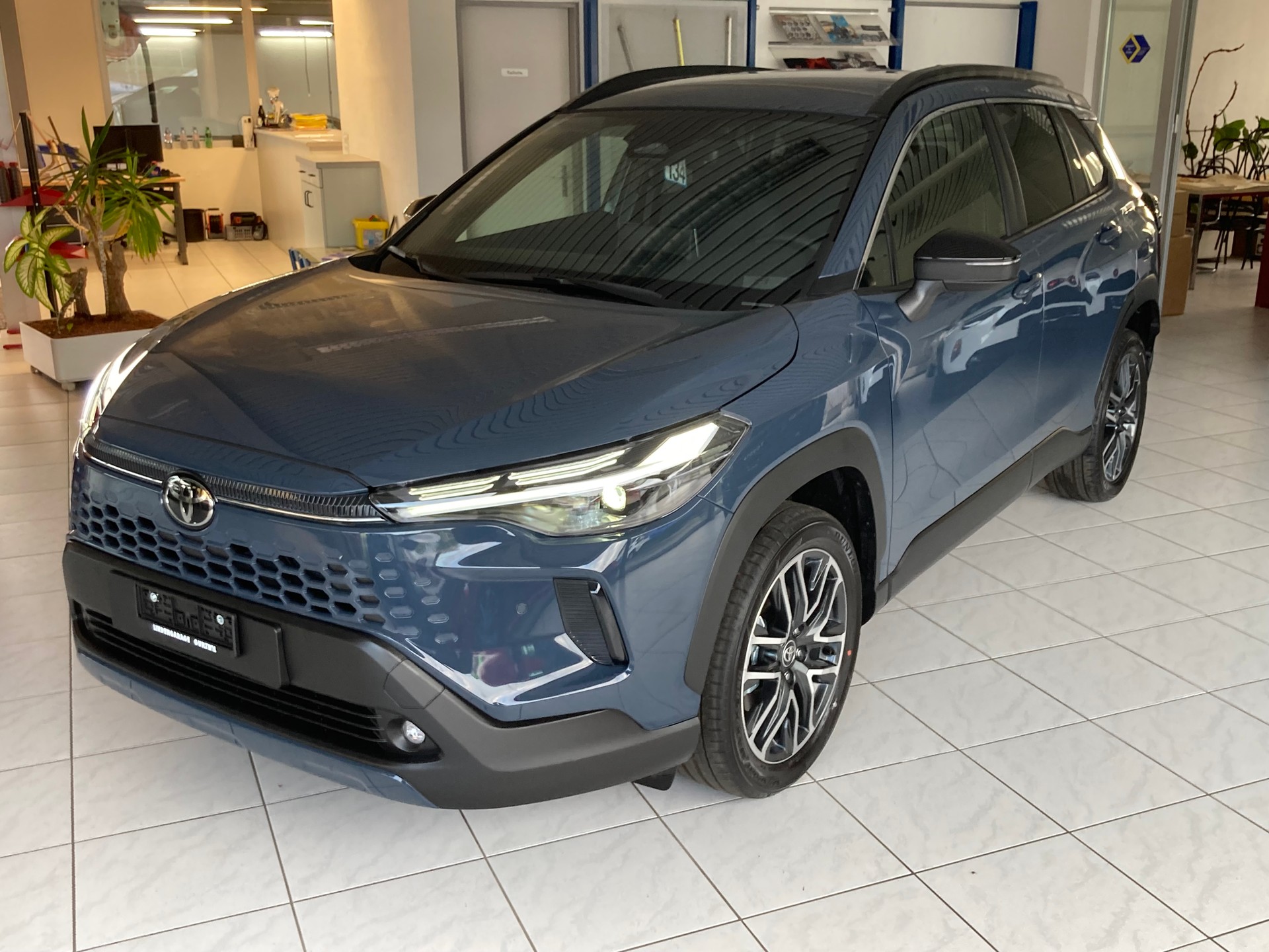 TOYOTA Corolla Cross 2.0 Trend e-CVT AWD-image-0