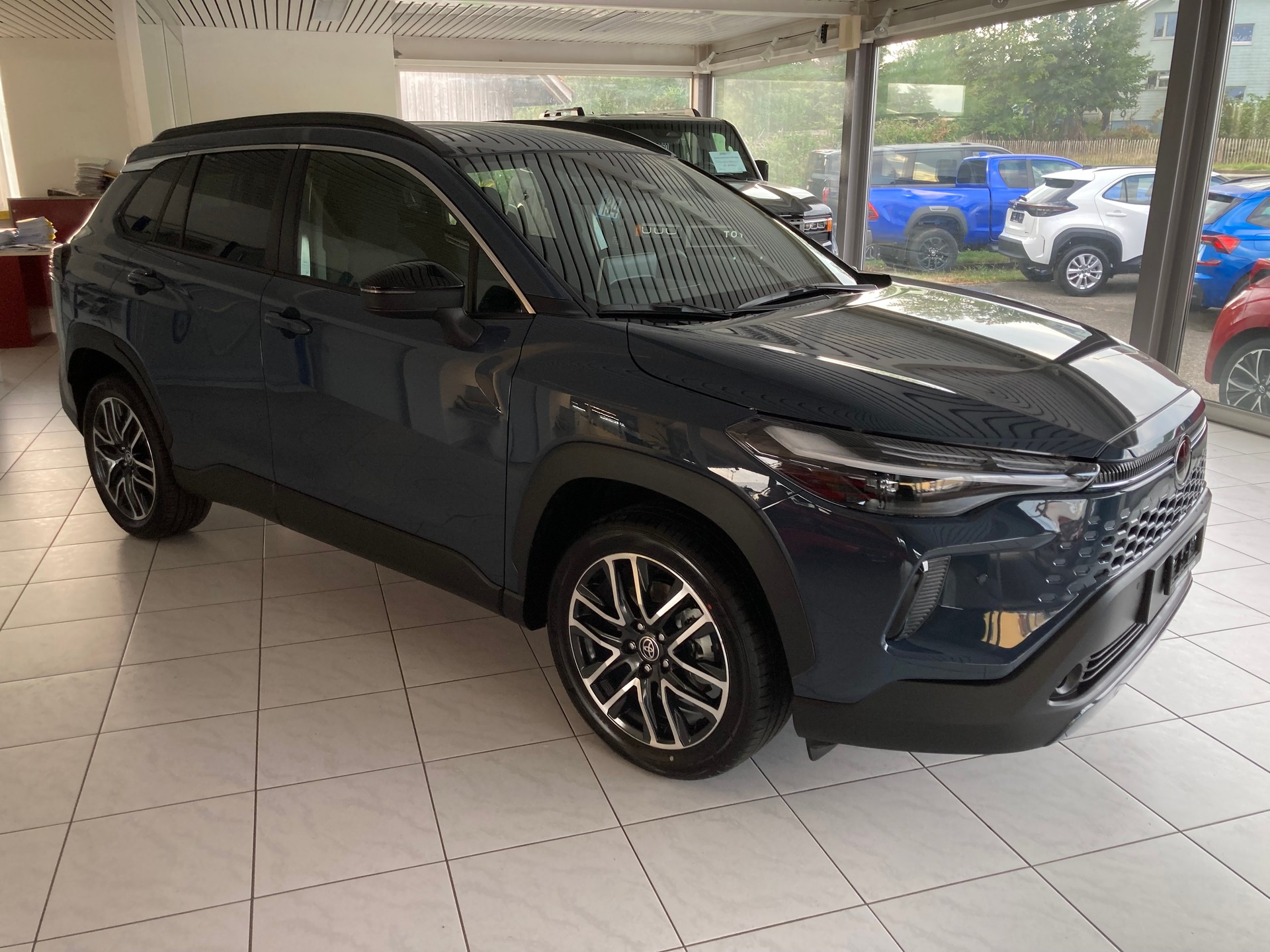 TOYOTA Corolla Cross 2.0 Trend e-CVT AWD-image-2