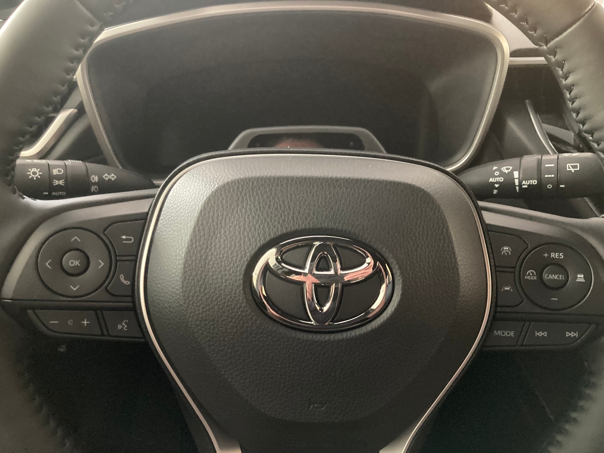 TOYOTA Corolla Cross 2.0 Trend e-CVT AWD-image-11